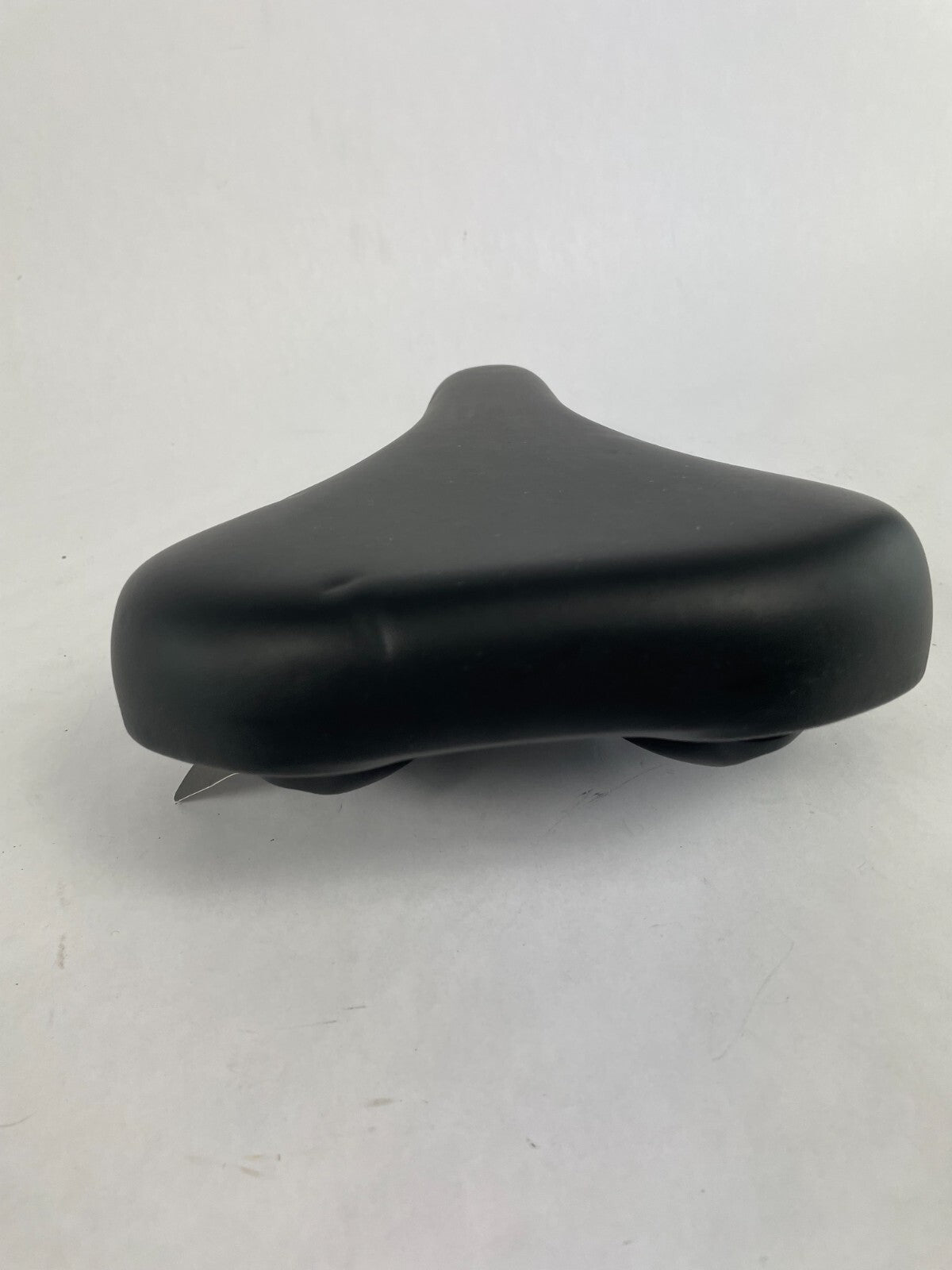 Selle Royal Lookin EVO Moderate comfortable black bicycle saddle with gel inserts for commuter and recreational cycling