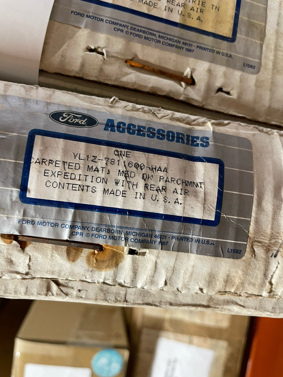 Ford Expedition cargo liner parchment NOS 2000-2002