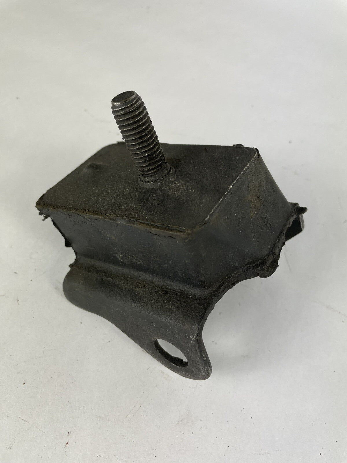 Anchor 2250 engine mount front left right OEM replacement rubber engine vibration mount automotive part