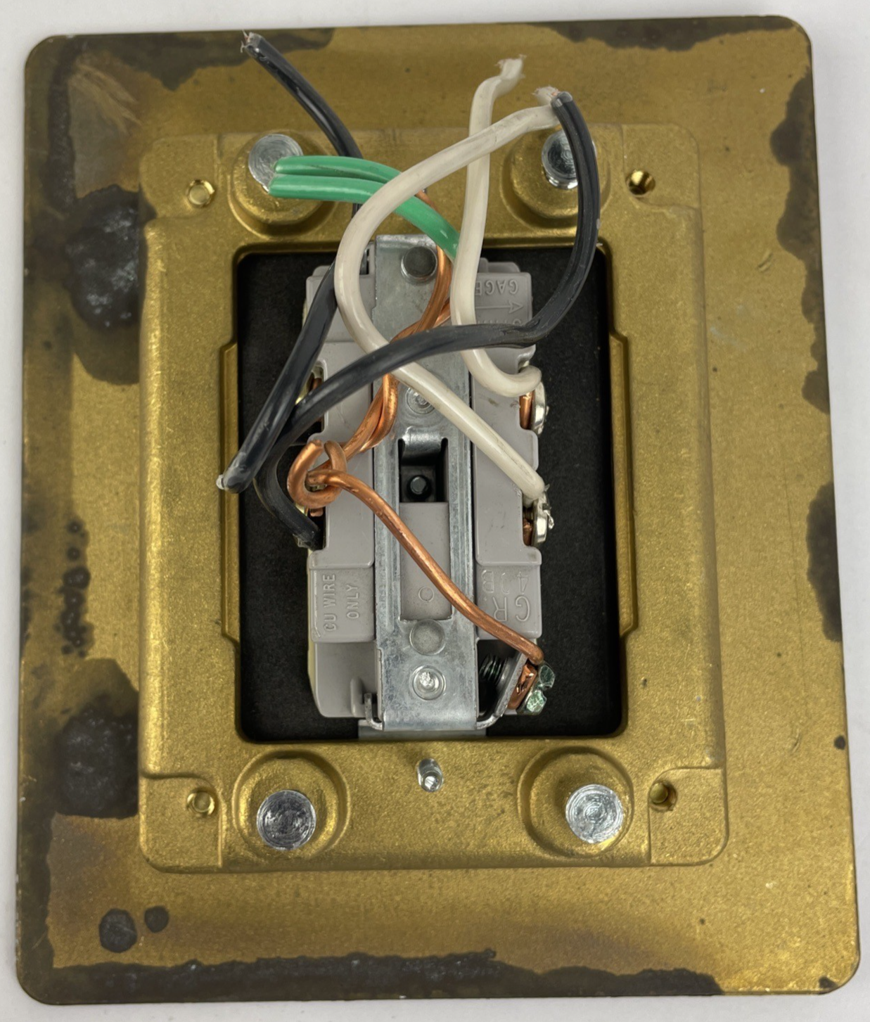 egrand WIREMOLD 828R Omnibox Brass Duplex Receptacle Floor Box Cover Plate +++