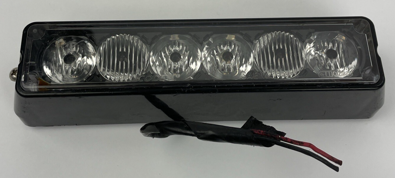 Code 3 SAE W165 directional light bar with mounting bracket