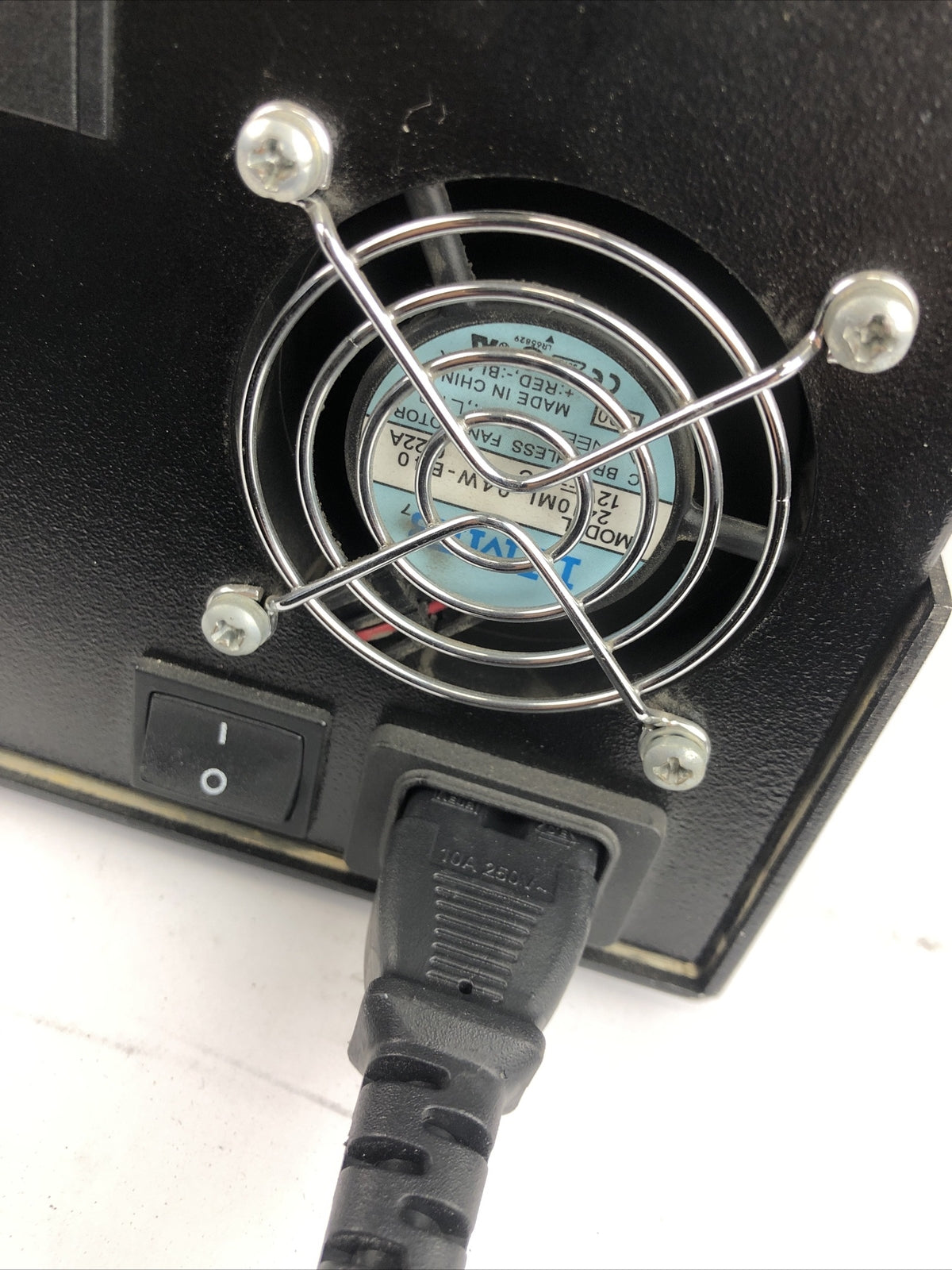 Cybernetics Ultrium LTO 2 Tape Drives - Powers Up , Not Tested * LOOK
