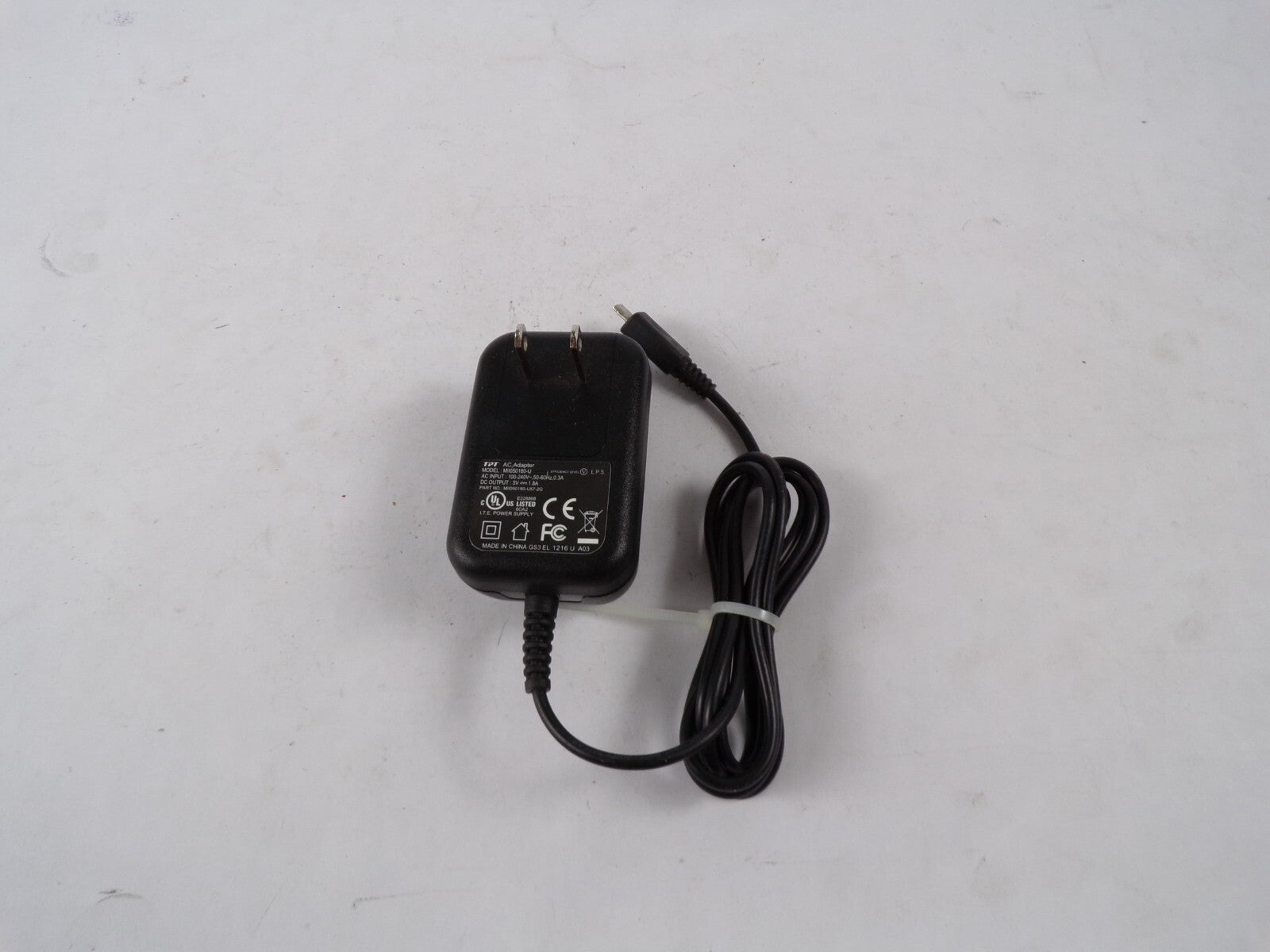 Geniue TPT AC Adapter Mli050180-U Output 5 V 1.8 A Power Supply Adapter A85