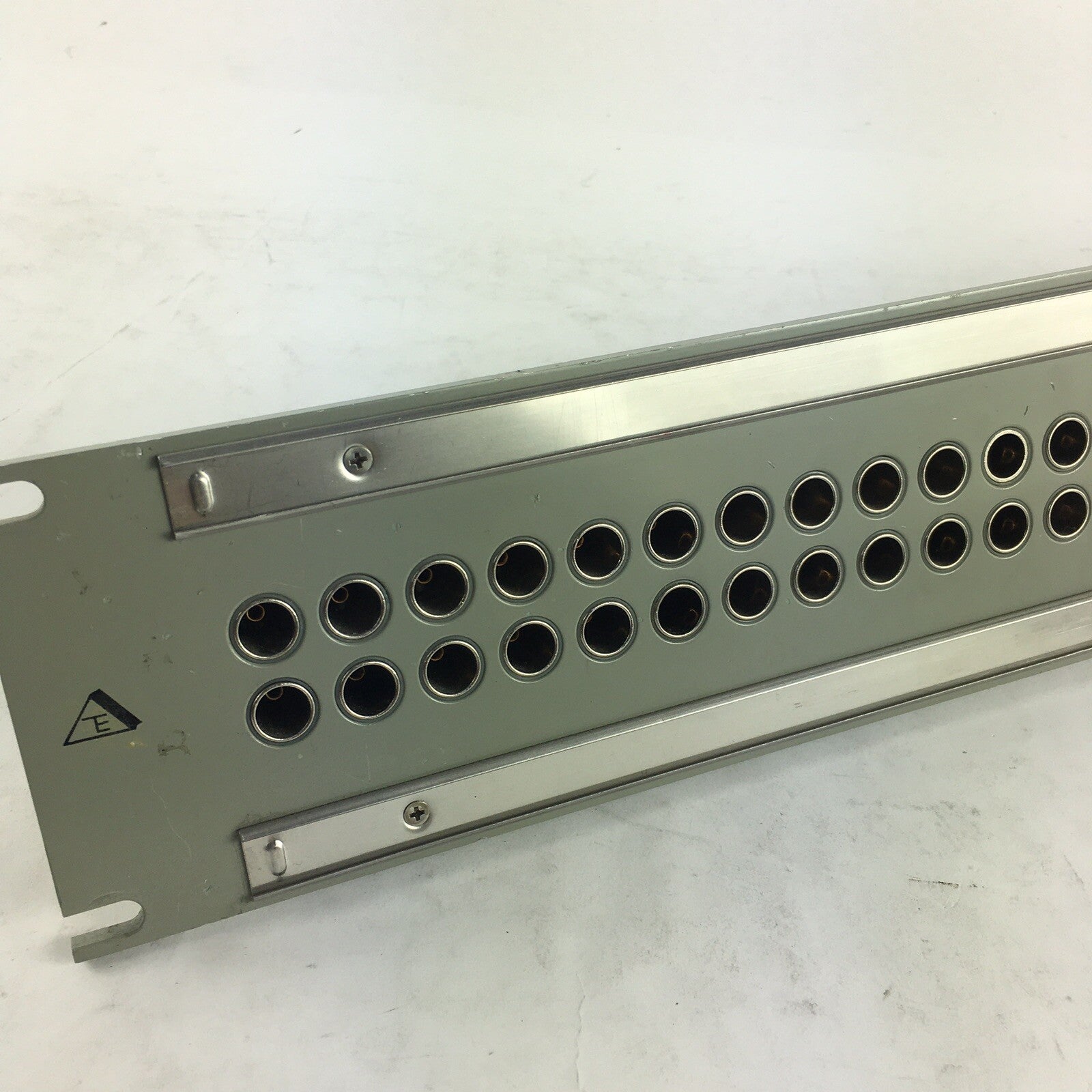 Trompeter Electronics Inc JSI-52 Insulated 52 Position Panel Wide Spacing