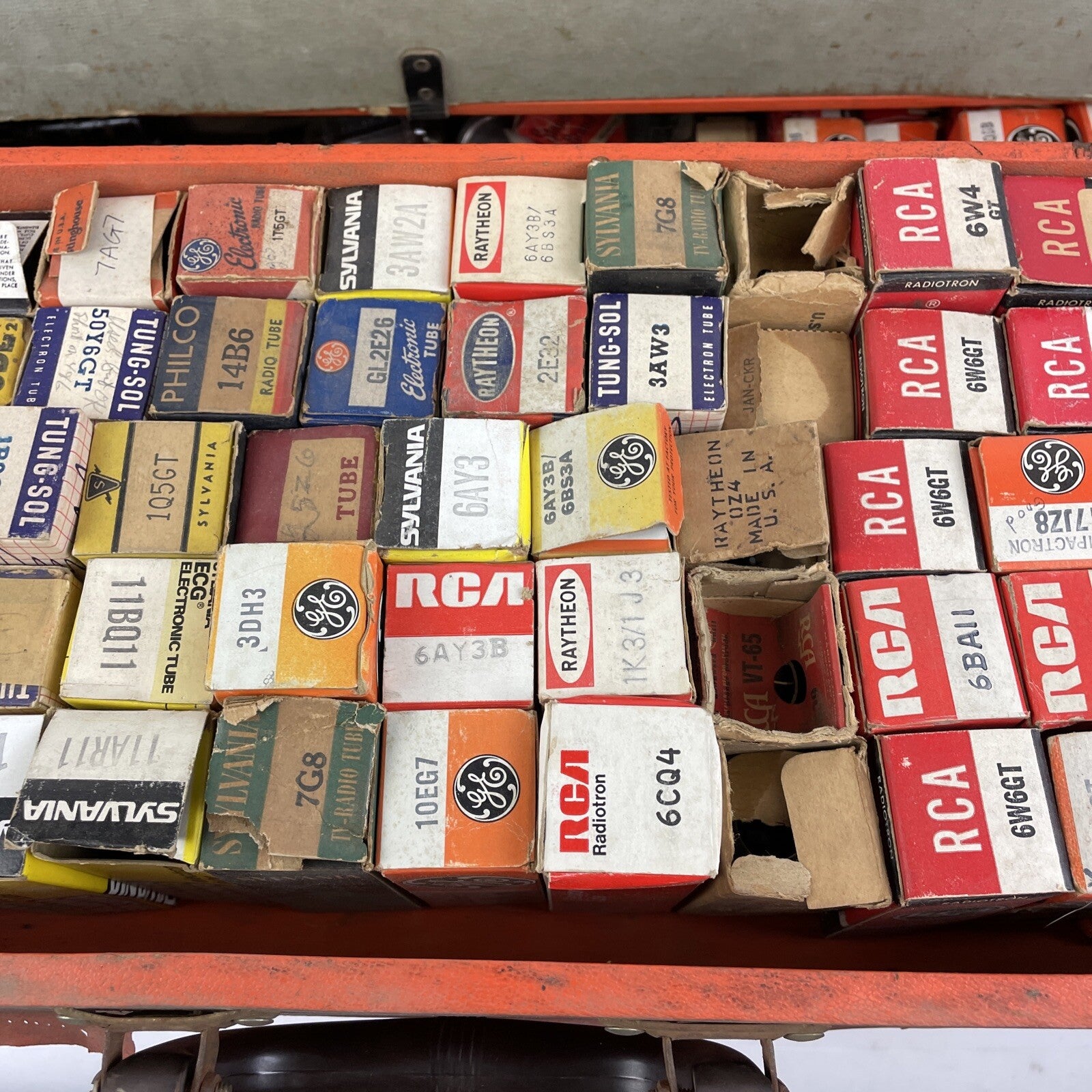 VTG Original GE General Electric Radio / TV Tube Repairman Tube Caddy Full tubes