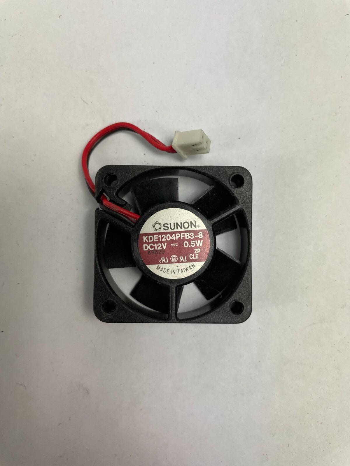 Sunon KDE1204PFB3-8 DC12V 2 - Wire CPU Cooling Fan