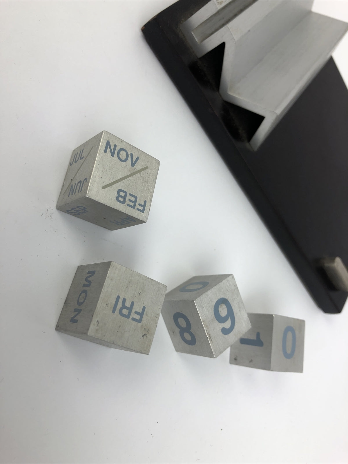 RARE Aluminum Forever Desk Calendar Business Card and Post it Note Holder LOOK