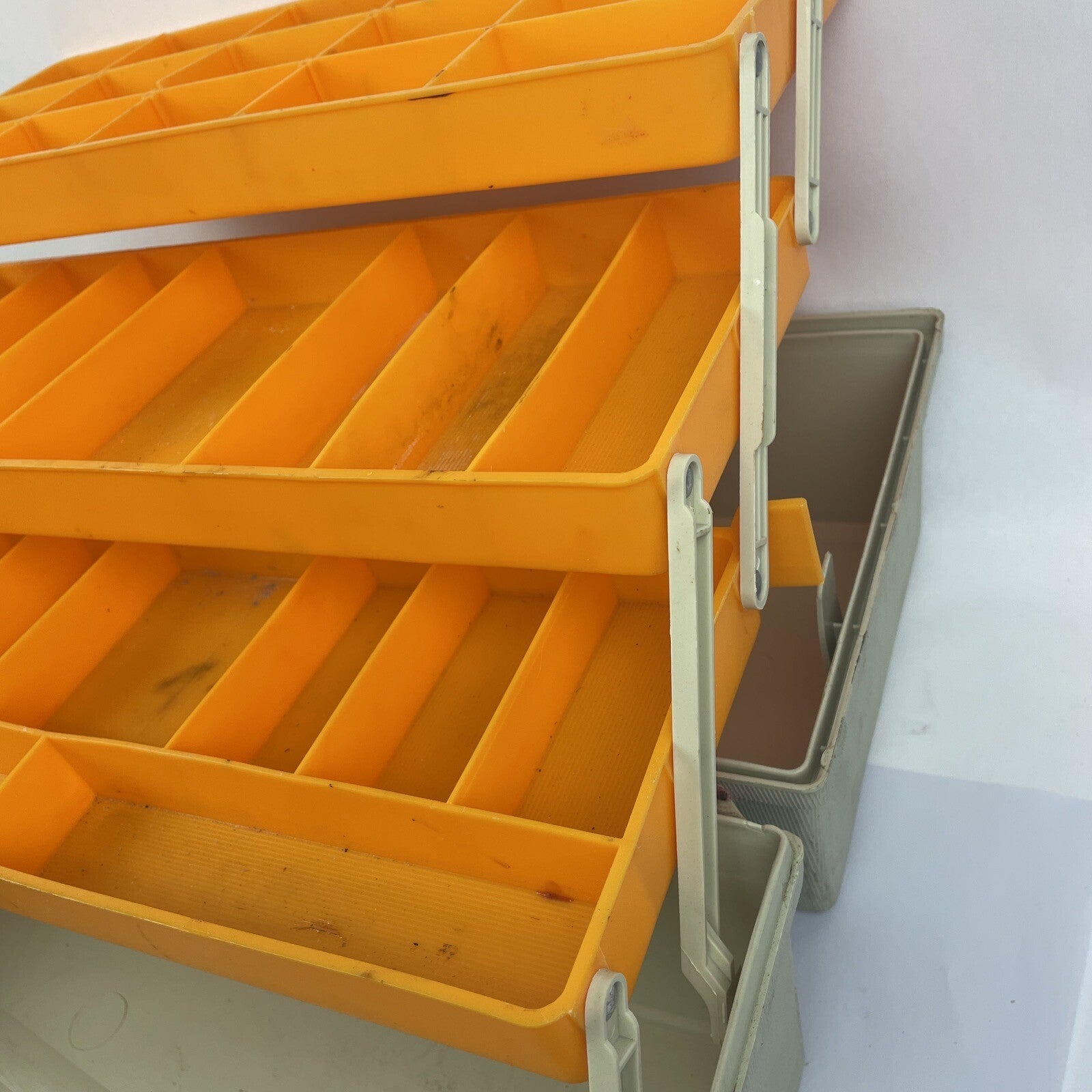 Vintage Rebel 600 Hard Plastic 3 Tray Fishing Tackle Gear Lure Box - VGC LOOK