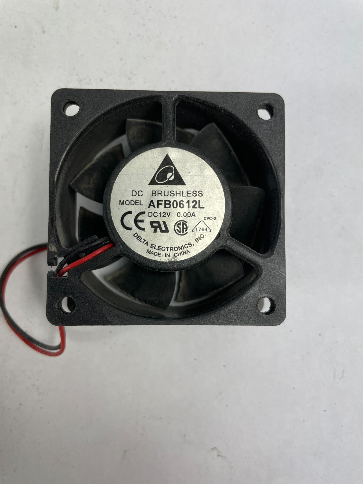 Delta Electronics DC Brushless AFB0612L DC 12/V 2 - Wire CPU Cooling Fan