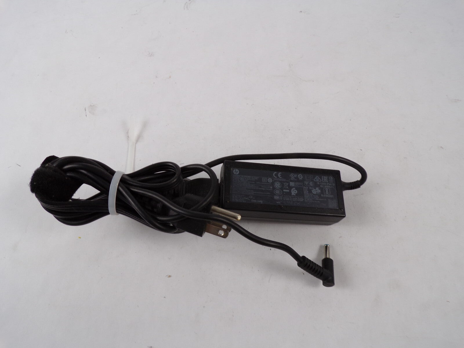 Genuine Hp TPN-FAD2 Ac Adapter Output 19.5 V 1.3 A Power Supply Adapter A55