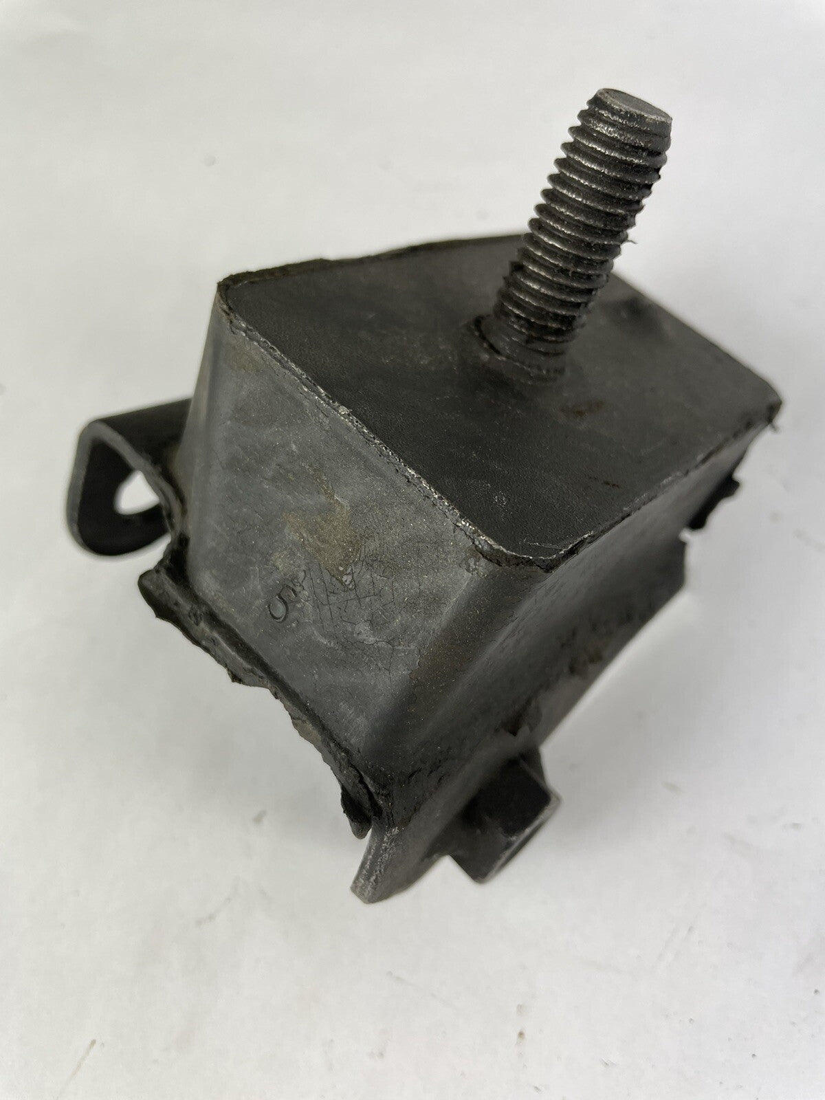 Anchor 2250 engine mount front left right OEM replacement rubber engine vibration mount automotive part