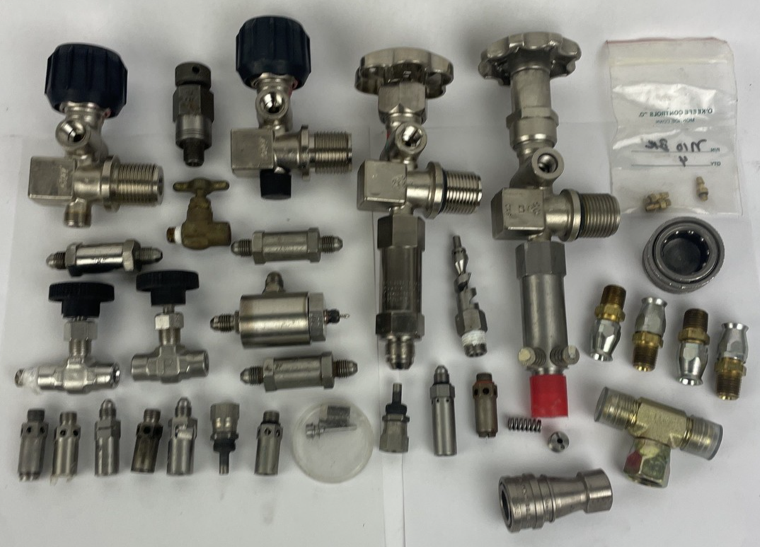 HUGE LOT OF ASST. HYDRAULIC ADAPTERS / FITTINGS SS STEEL, BRASS, JIC Parker GFI
