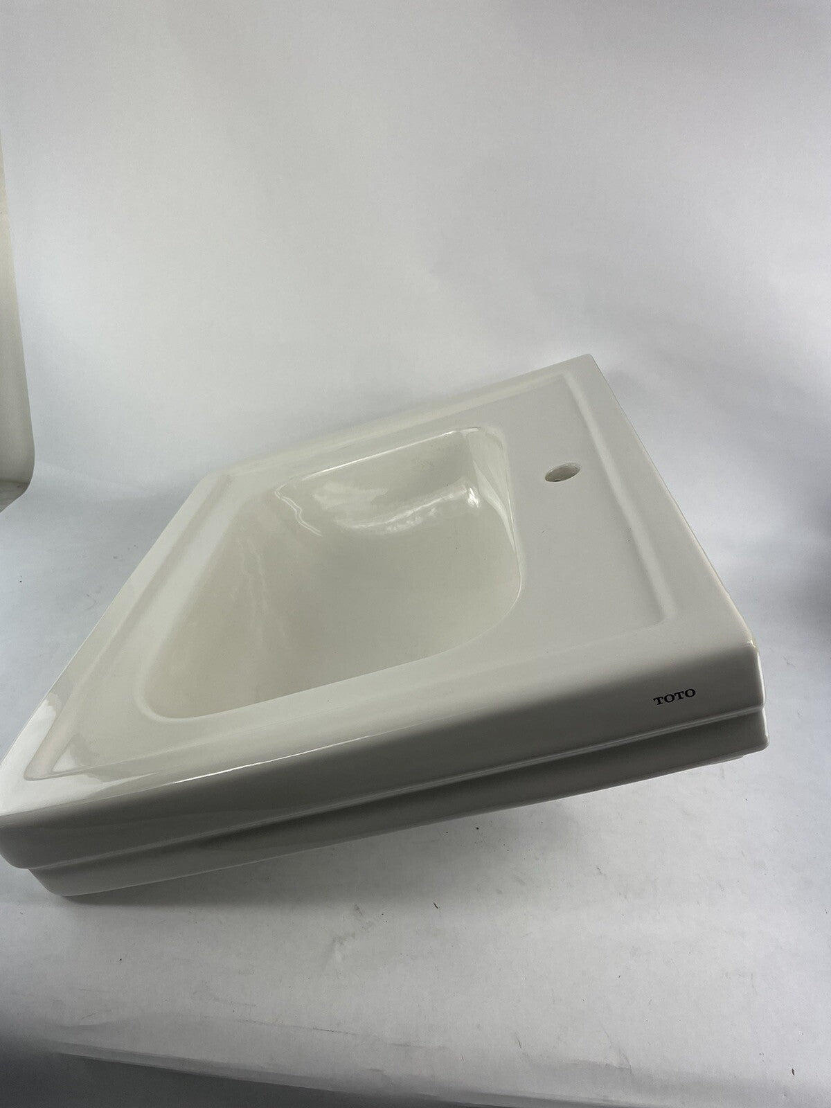 TOTO White LT530#11 Lavatory Sink Fixture Rectangular Under-counter Wash Basin