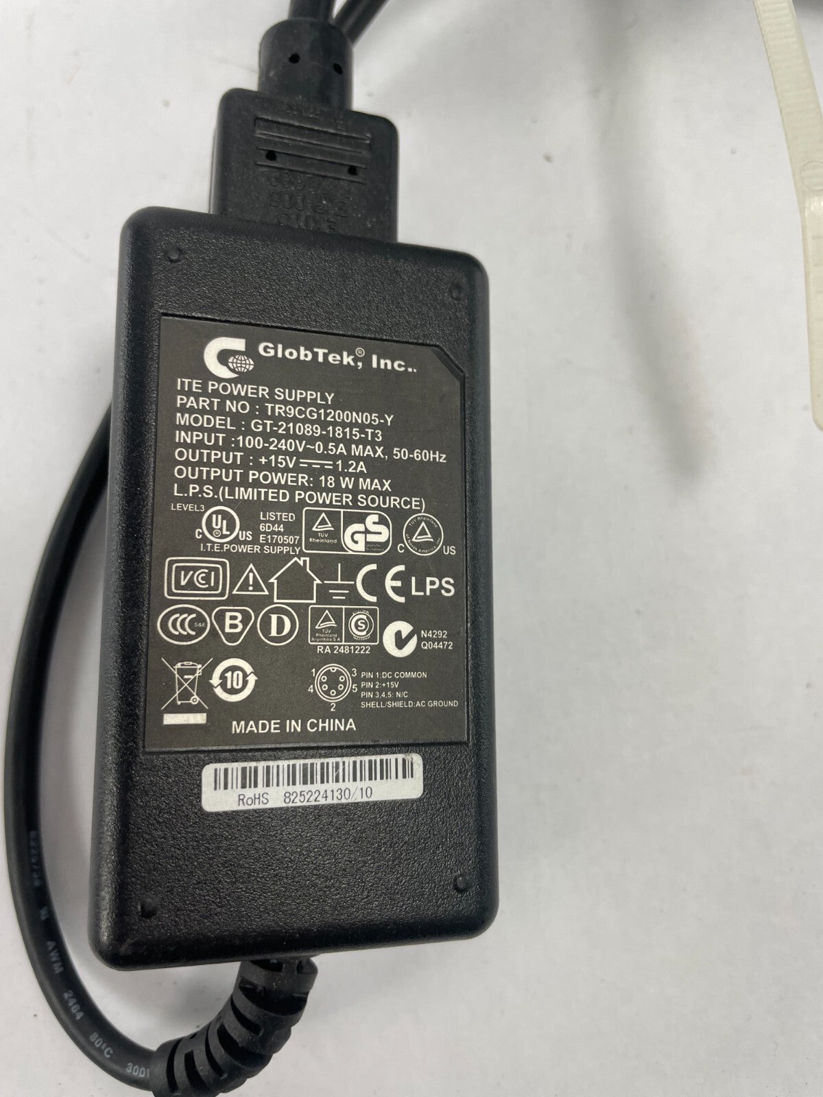 Geniune GlobTek TR9CG1200N05-Y Output 15 V 1.2 A Power Supply Adapter B01