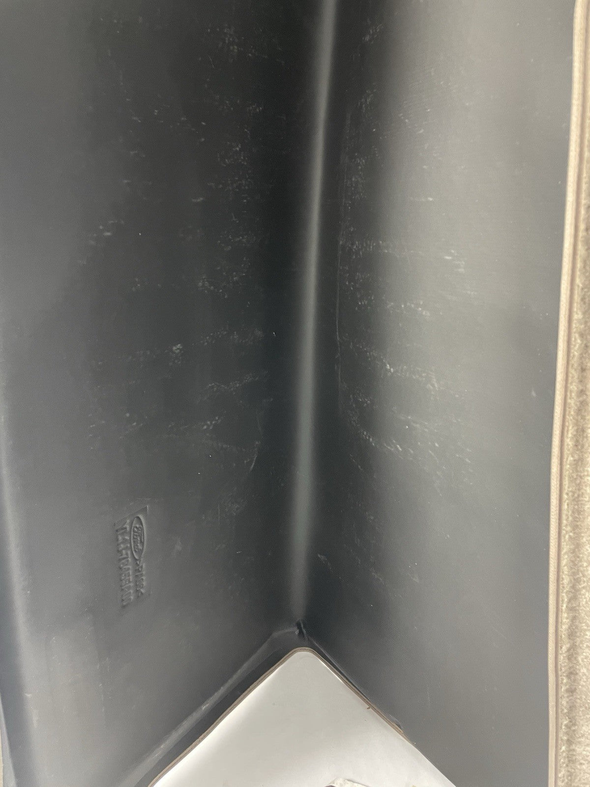 Ford Expedition cargo liner parchment NOS 2000-2002