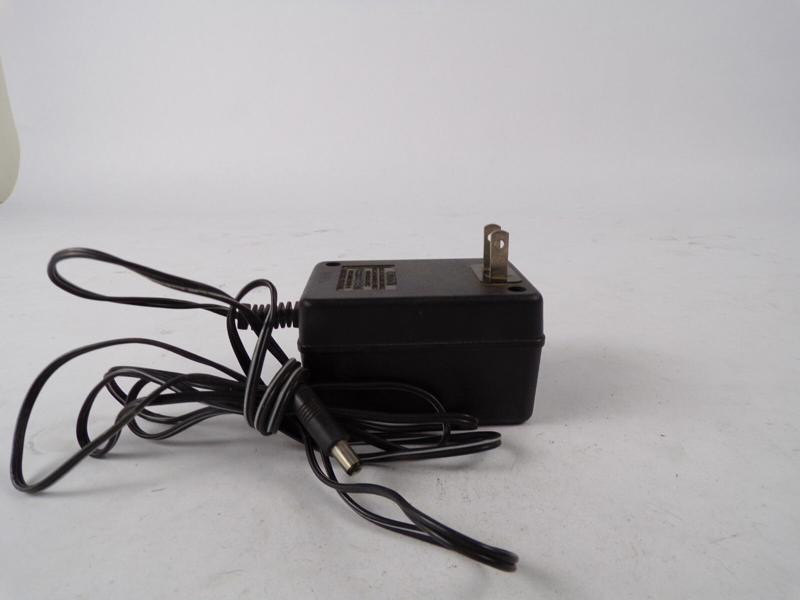 Genuine Efficient Network 041-0010-001 Output 12 V 1 A Power Supply Adapter A55