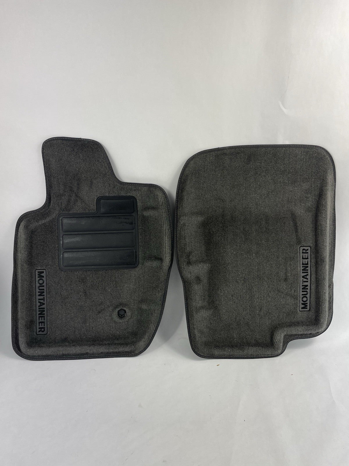 Mercury Mountaineer front floor mats charcoal 2002-2005
