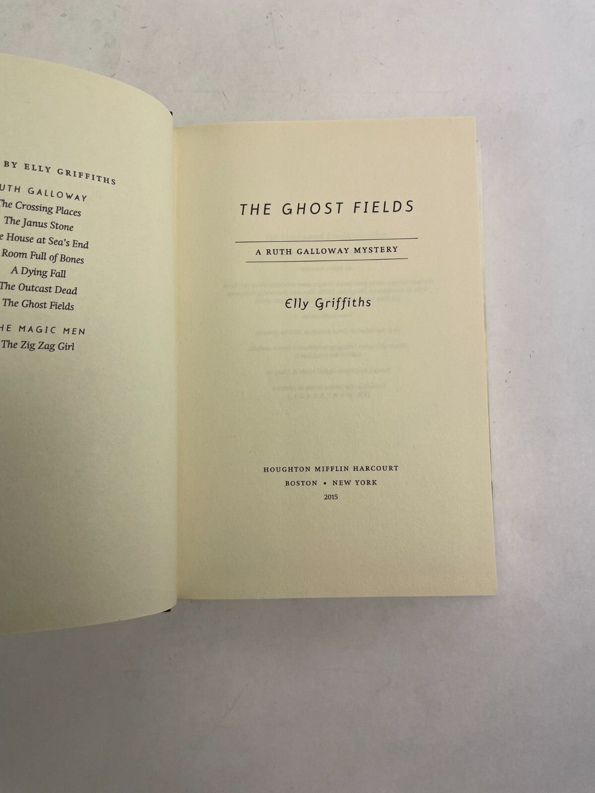 The Ghost Fields A Ruth Galloway Mystery Elly Griffiths