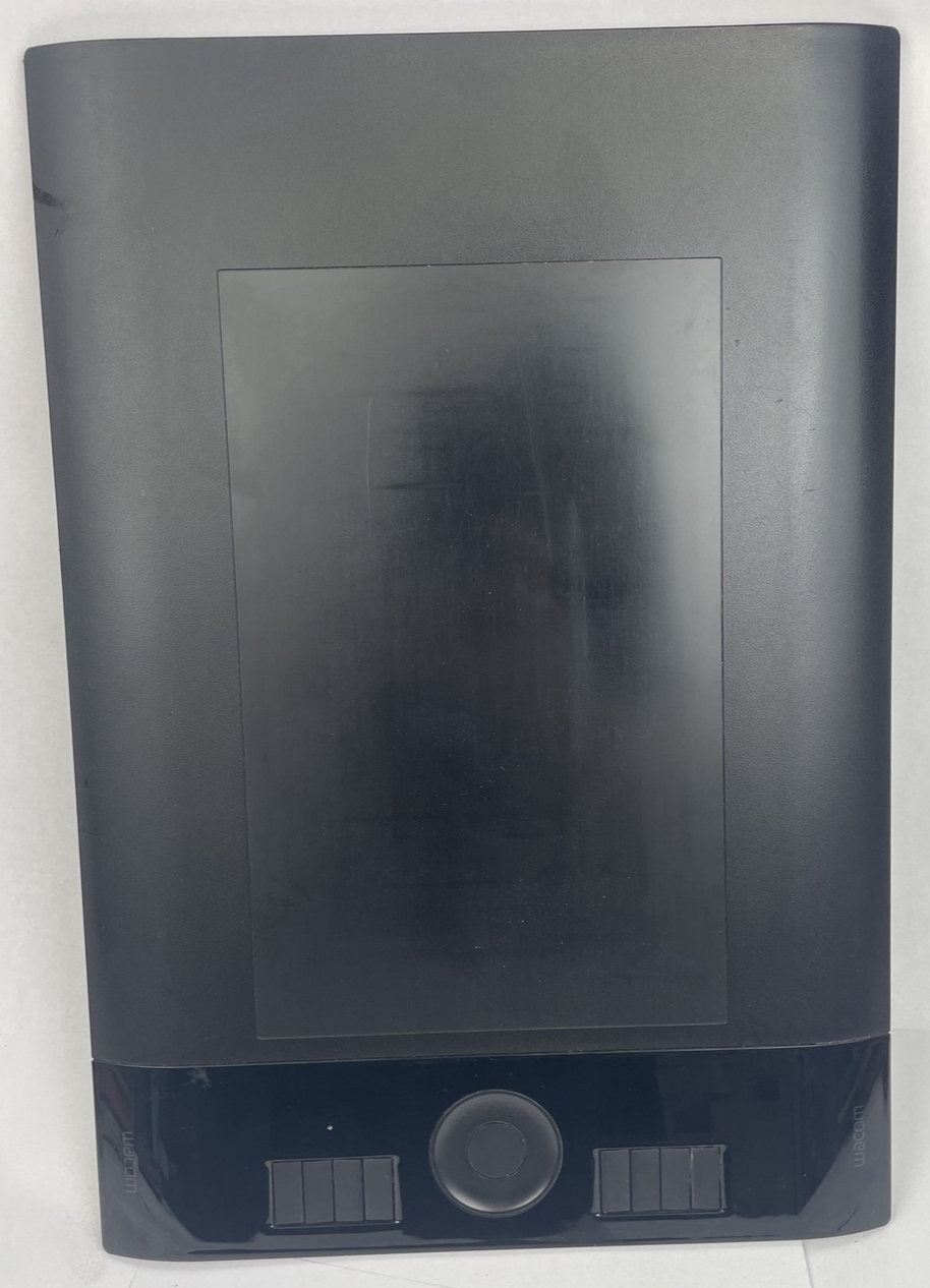 Wacom Intuos4 PTK640 Medium Pen Tablet RFB Digital Drawing Pad No Pen or Charger