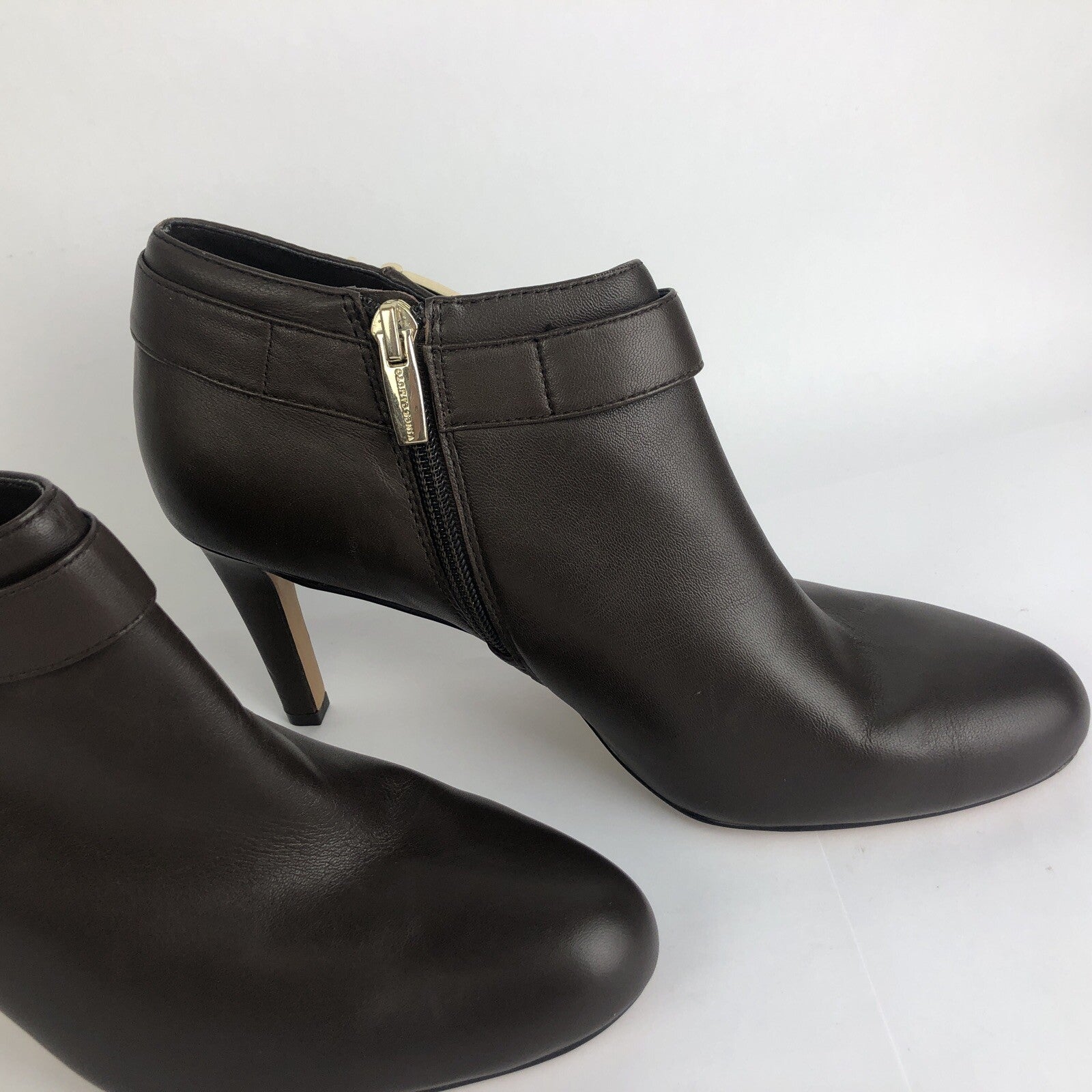 Vince Camuto High Heeled Shoes Brown w / Gold Zipper Buckle Women’s Size 8.5M