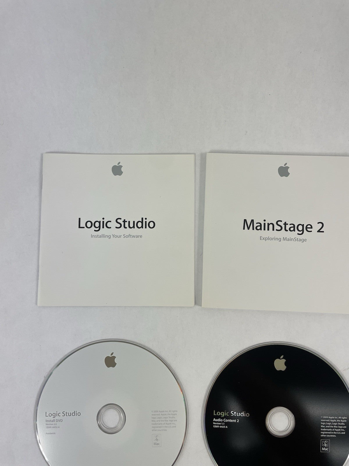 Apple Logic Studio V2.0 Academic (MB800Z/A) w/2 Licenses