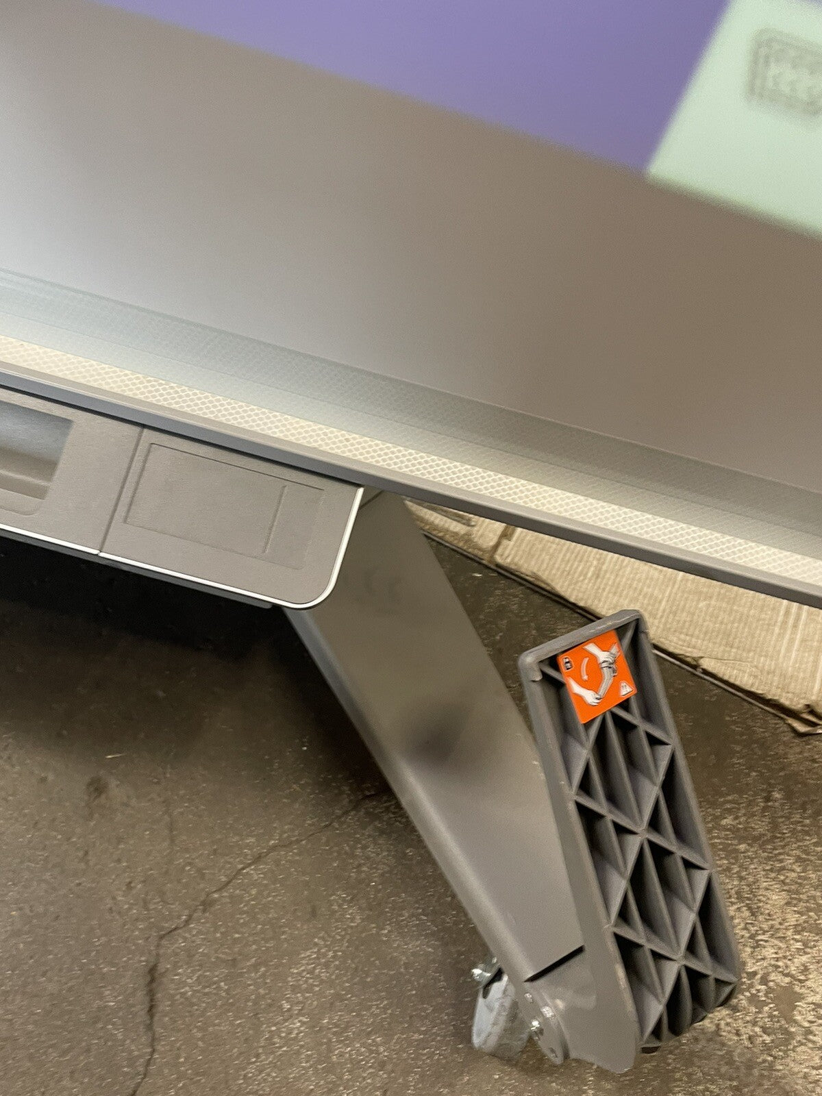 SMARTBOARD 800 DViT - 77in Interactive Whiteboard FSUX Mobile Stand SBA-L audio