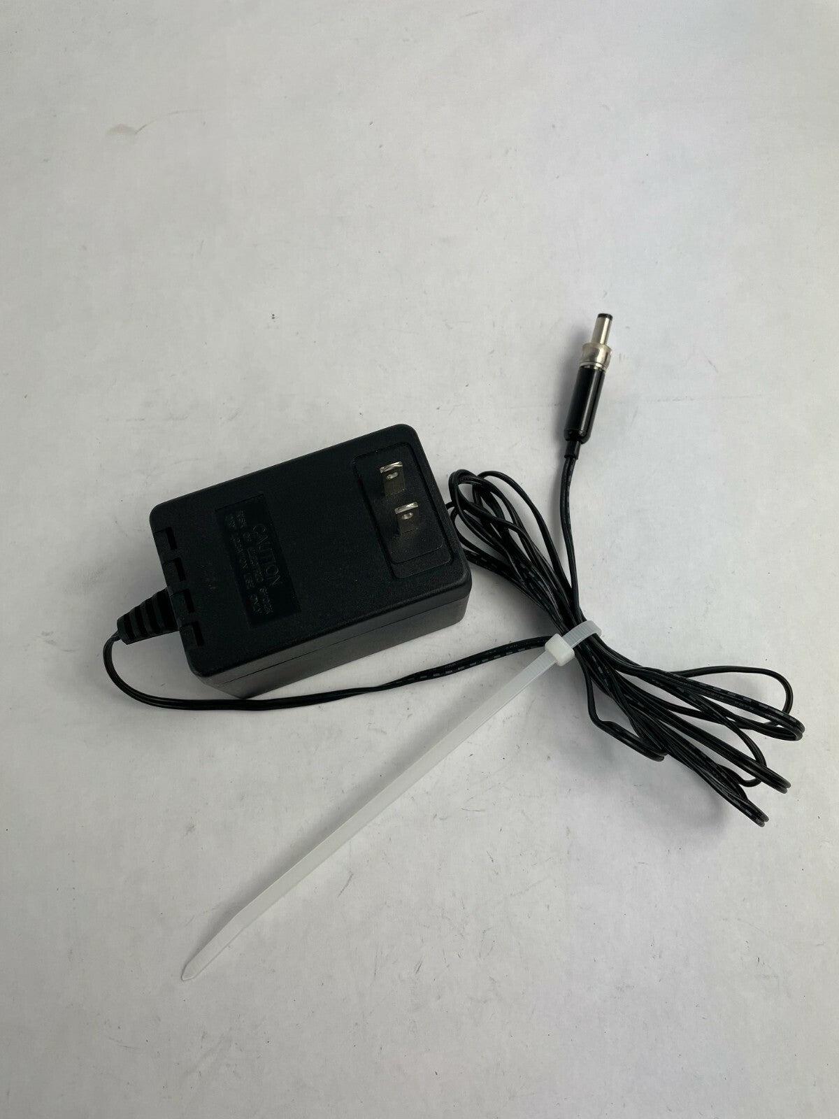 Genuine Regal JK-61001-N Ac Adapter Output 6VDC 1A Power Supply Adapter A74