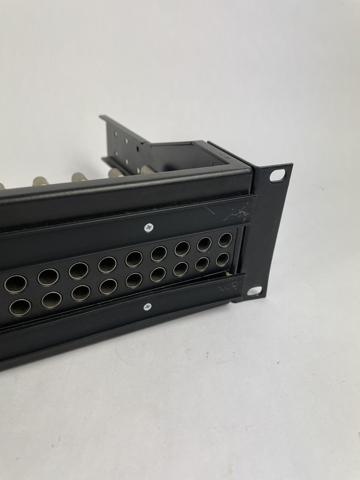 ADC 2RU 2x32 Mid-Size HD Normalled Video Jackfield Term - w/Cable Bar - Patchy