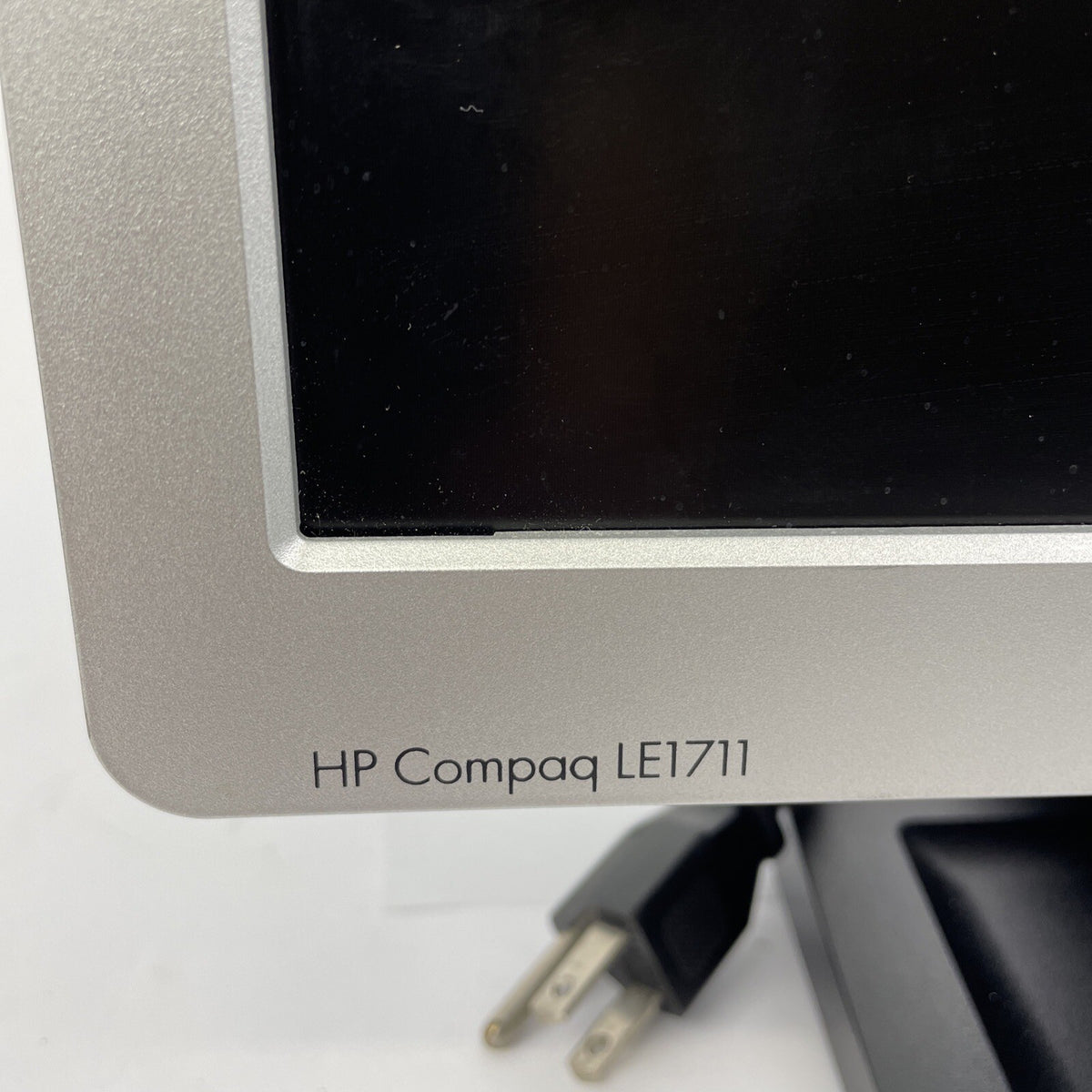 HP LE1711 17 inch Widescreen LCD 17" Monitor with Stand Model HSTND-2761-F