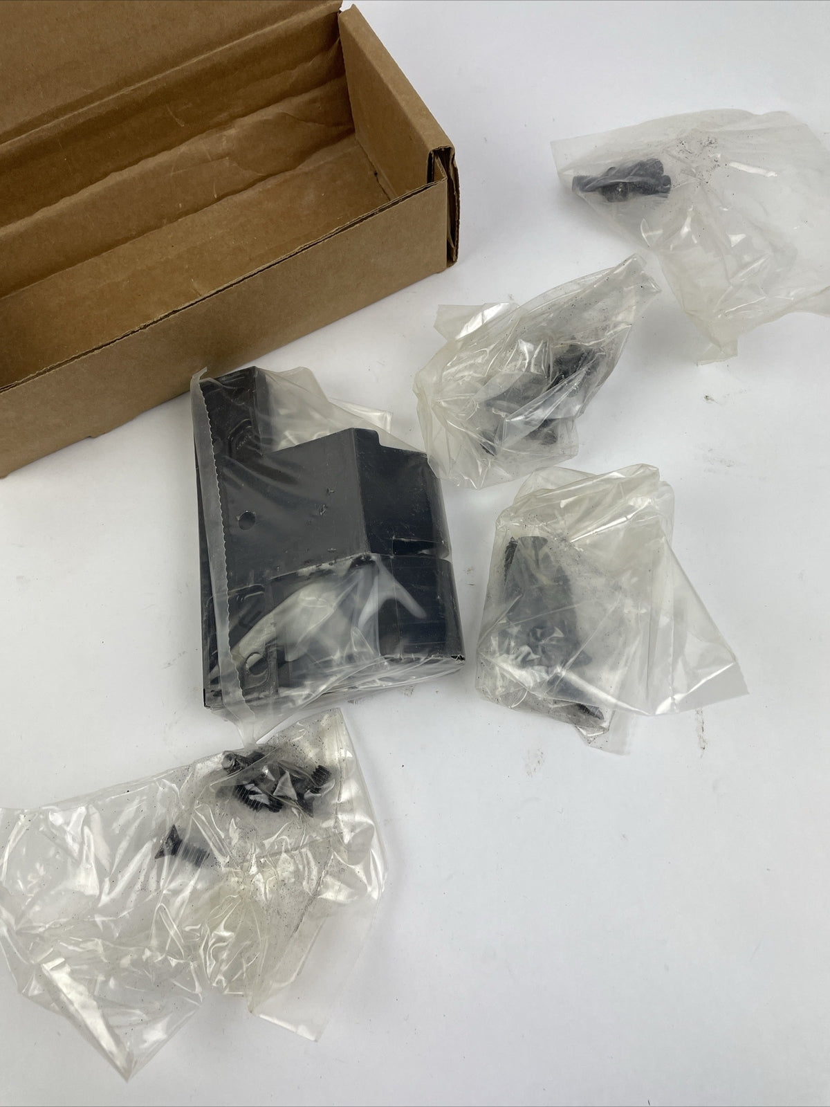 Brand New ASSA ABLOY Rixson M19 Intermediate Pivot Hinge LH 613 4945227 1