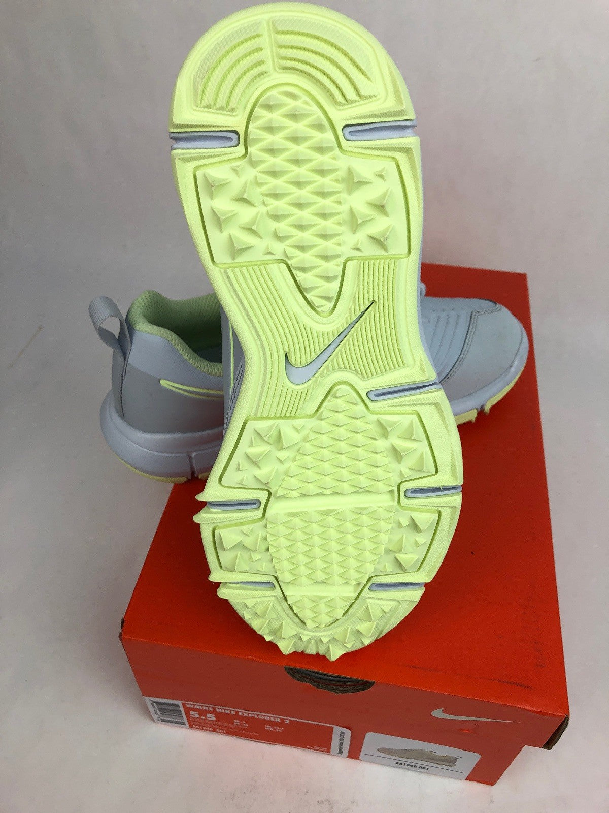 Rare Nike Golf Explorer 2 water resistant platinum women golf shoes size 5.5 AA1846 001