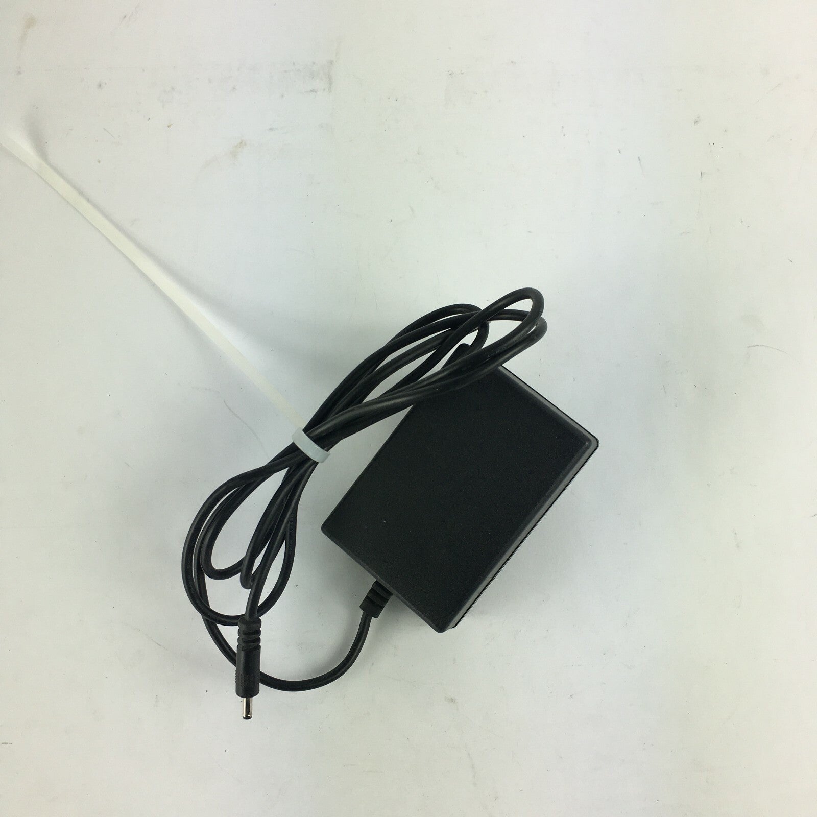 Genuine AC/DC Adapter AD1805C Output 4 / 5.5V 3.8A Power Supply Adapter A53