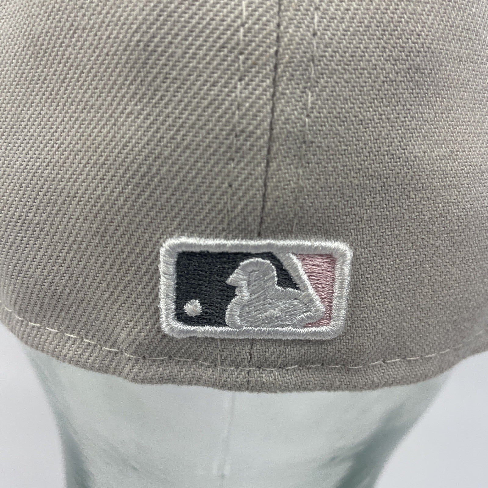 New Era 59FIFTY San Diego Padres fitted hat beige with pink detailing size 7 1/4