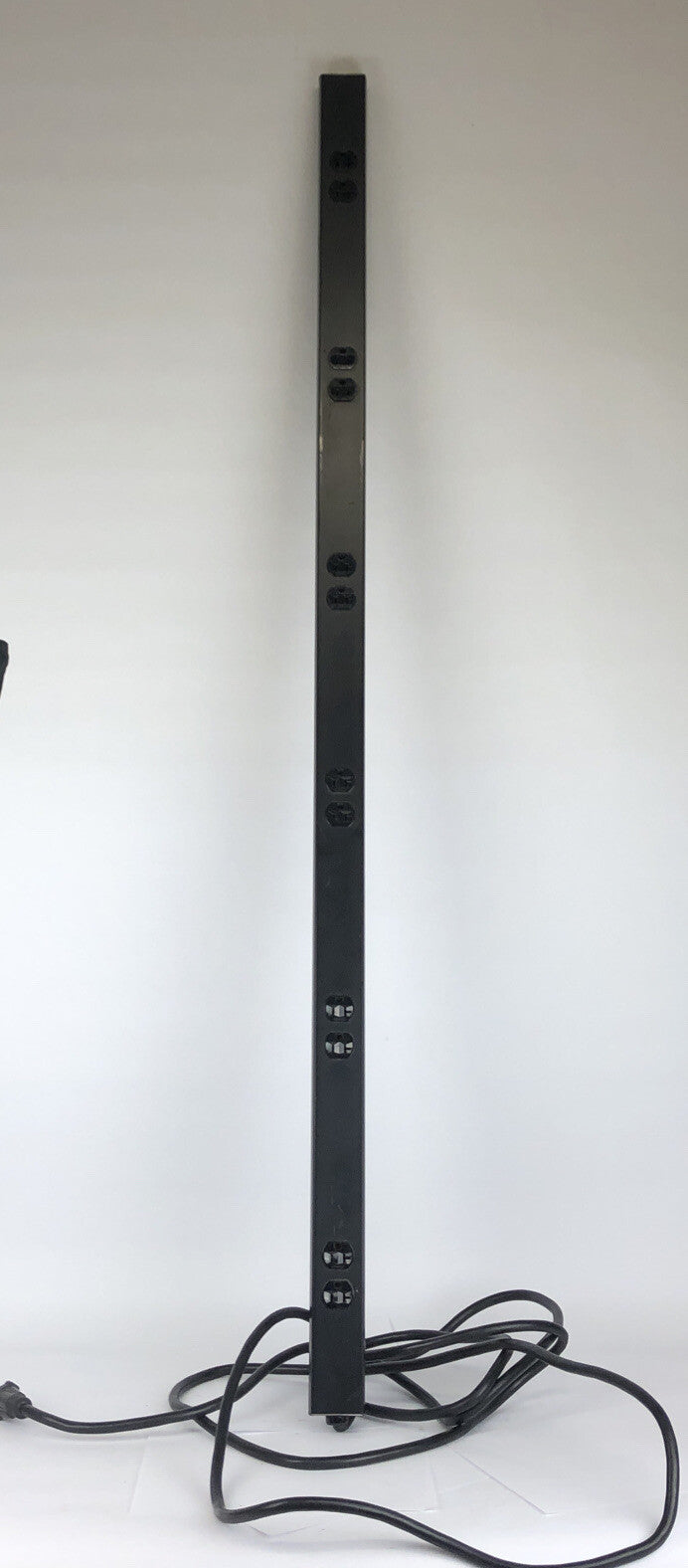 APW Power Distribution Unit 12 Grounded Outlets GSPS006 Power Bar Free Shipping