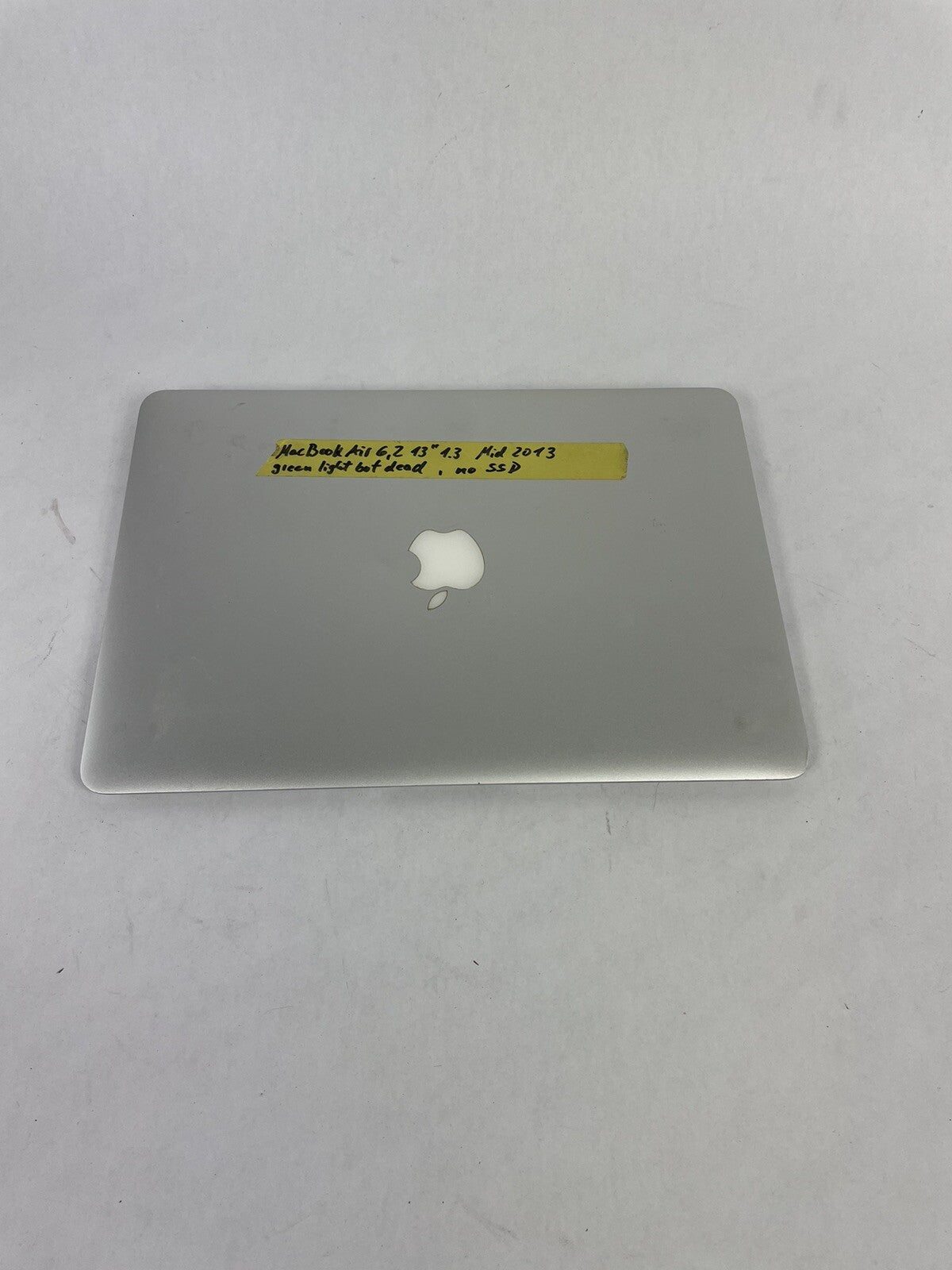 Macbook Mac Book Air Model A1466 1.3 GHz Core i5 Laptop FOR PARTS / Repair