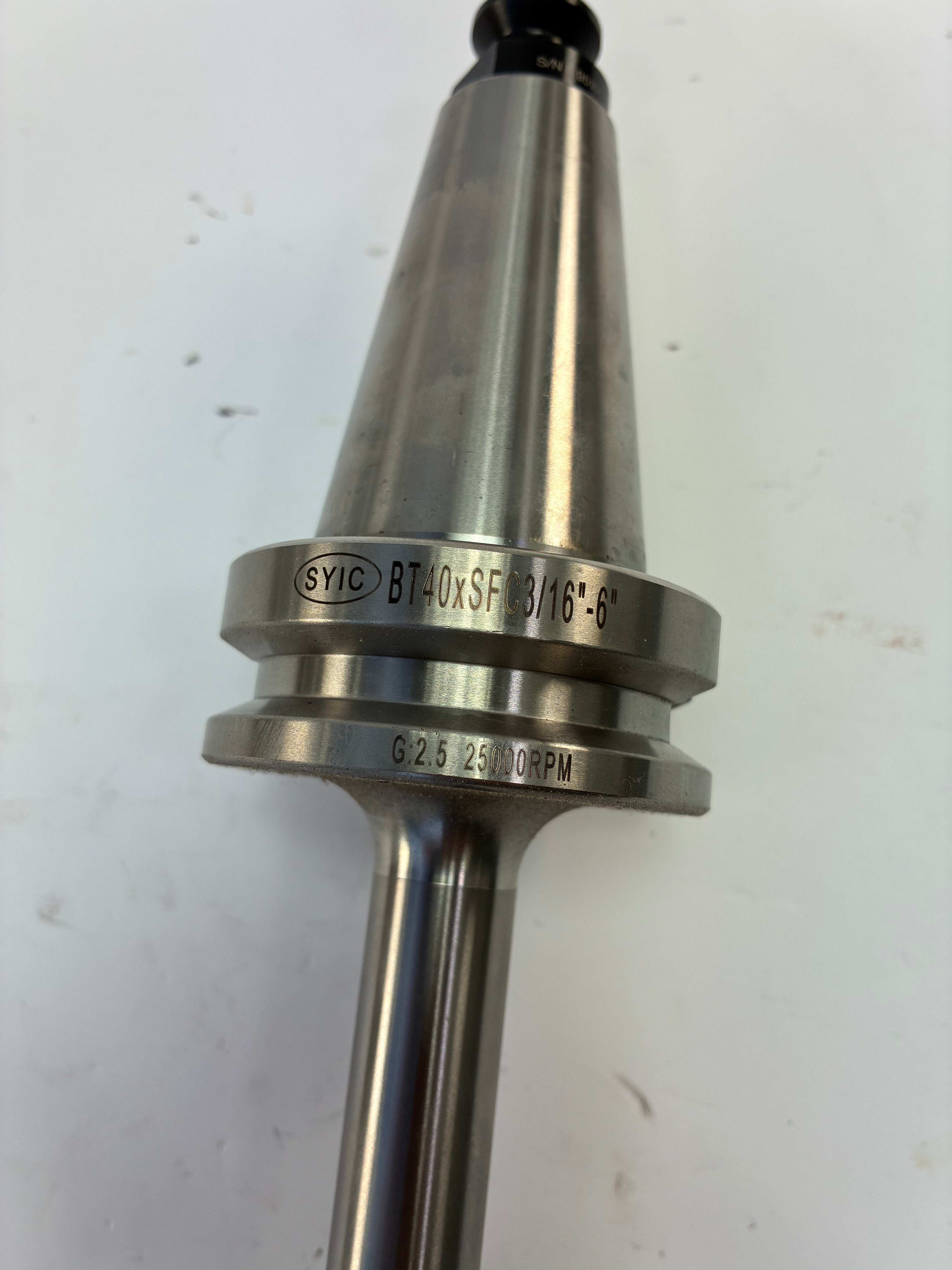 Techniks SYIC 19020-6 BT40 3/16” × 6” Extended Shrink-Fit Holder with Cutter