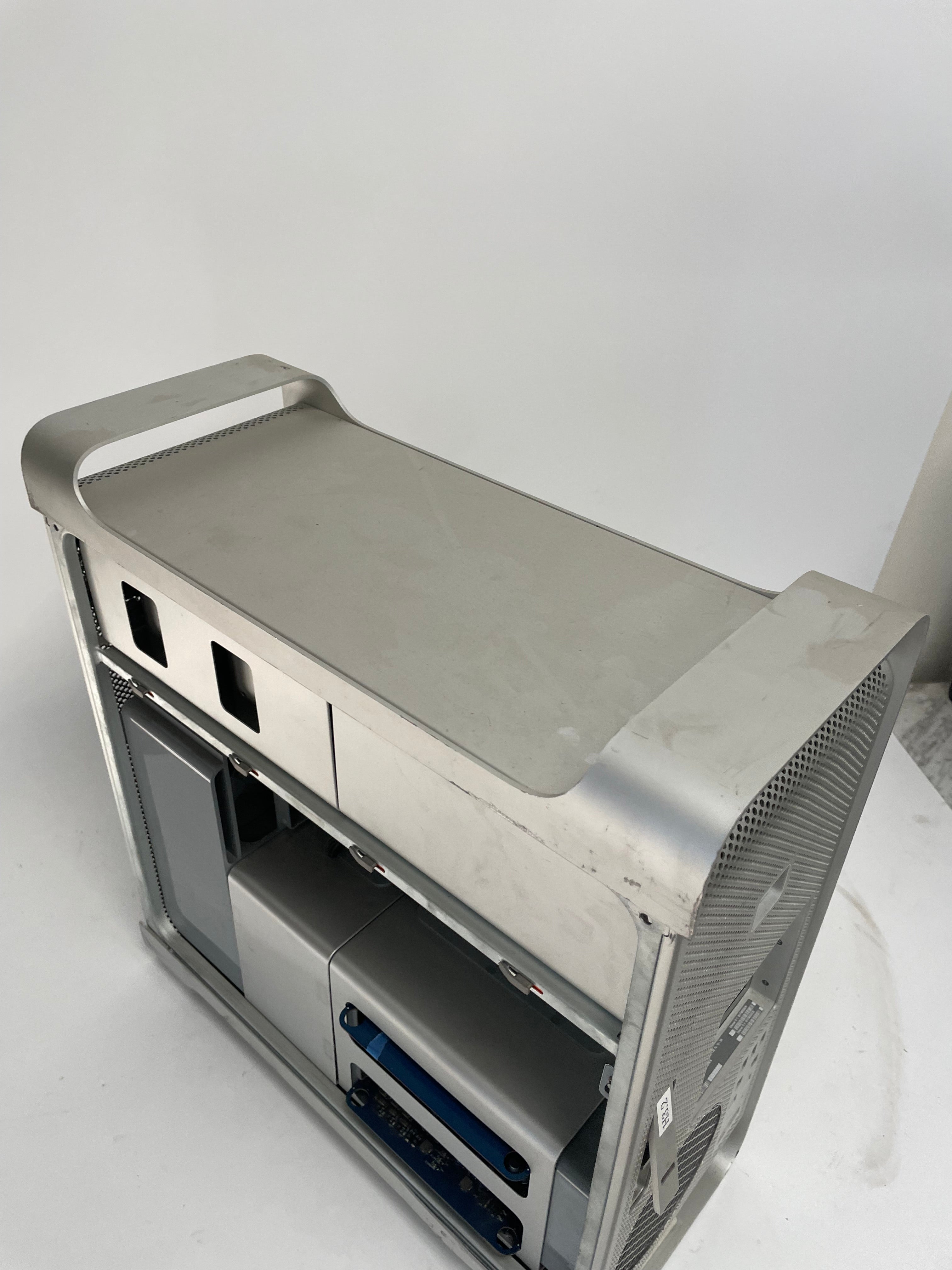 Apple Mac Pro A1186 Tower Desktop EMPTY No HDD No RAM No GPU Parts/Repair