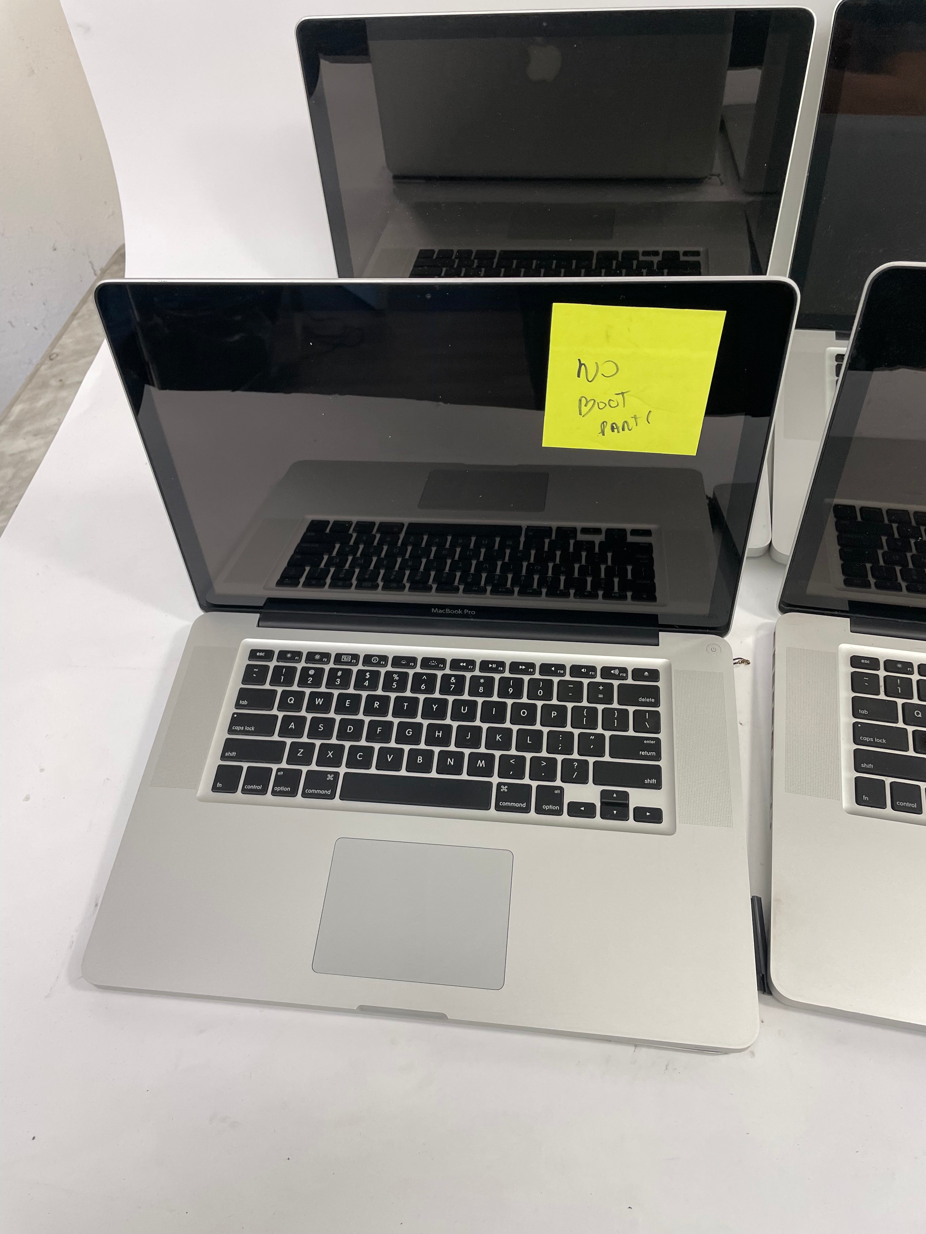 Lot of 4 Apple MacBook Pro A1286 15" Laptops For Parts Repair Not Working