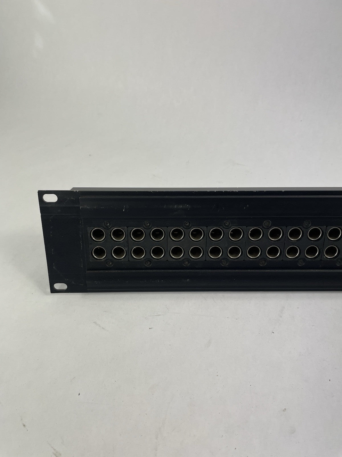 Switchcraft VJHDNT 2x26 HD Video Patchbay 2 RU Normalled VJHDNT VPP26K3HD