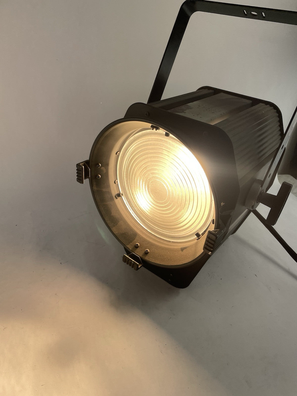 Fresnel Strand Fresnelite 8" 2kw SpotLight