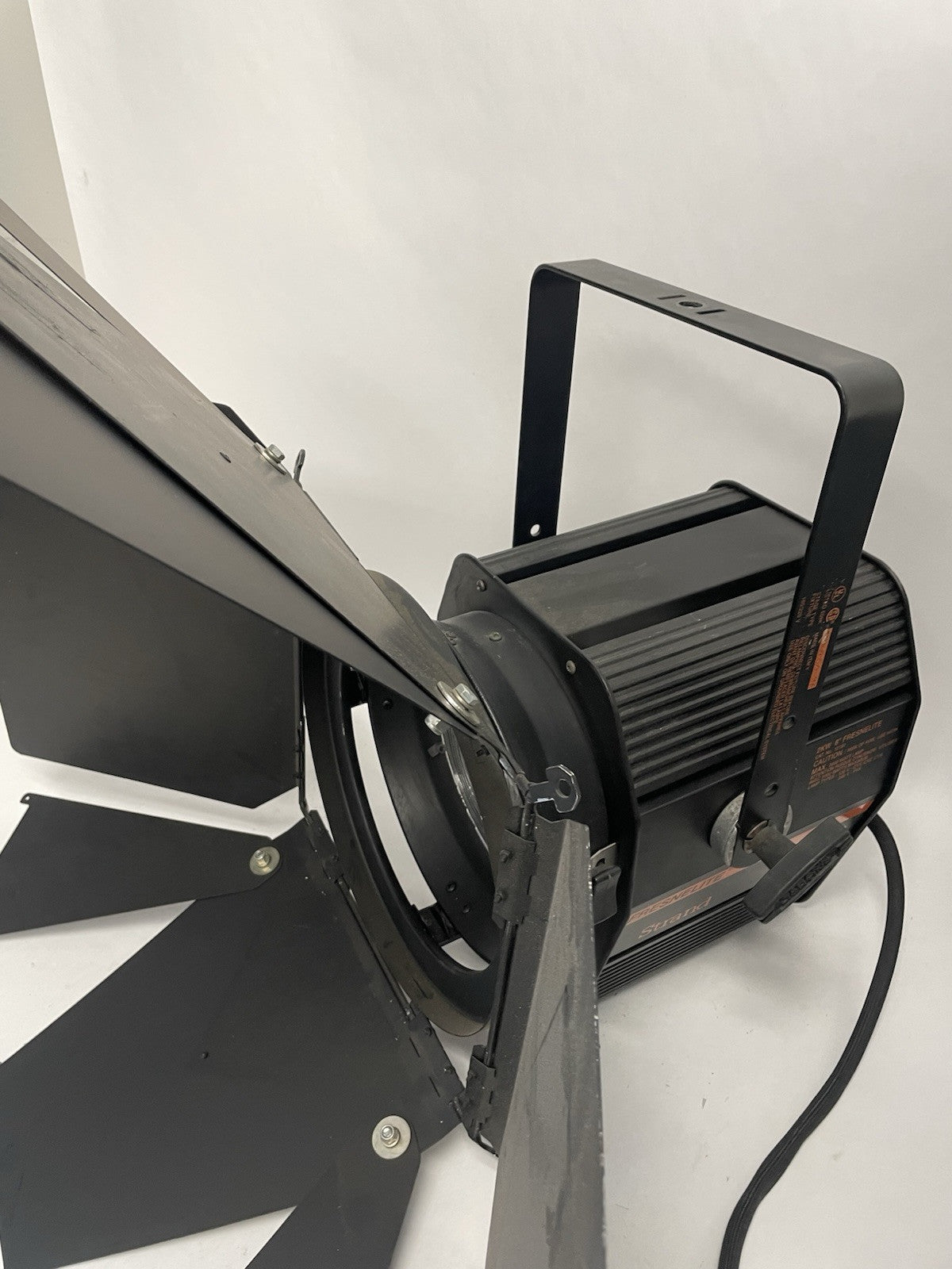 Fresnel Strand Fresnelite 8" 2kw SpotLight w Barndoors