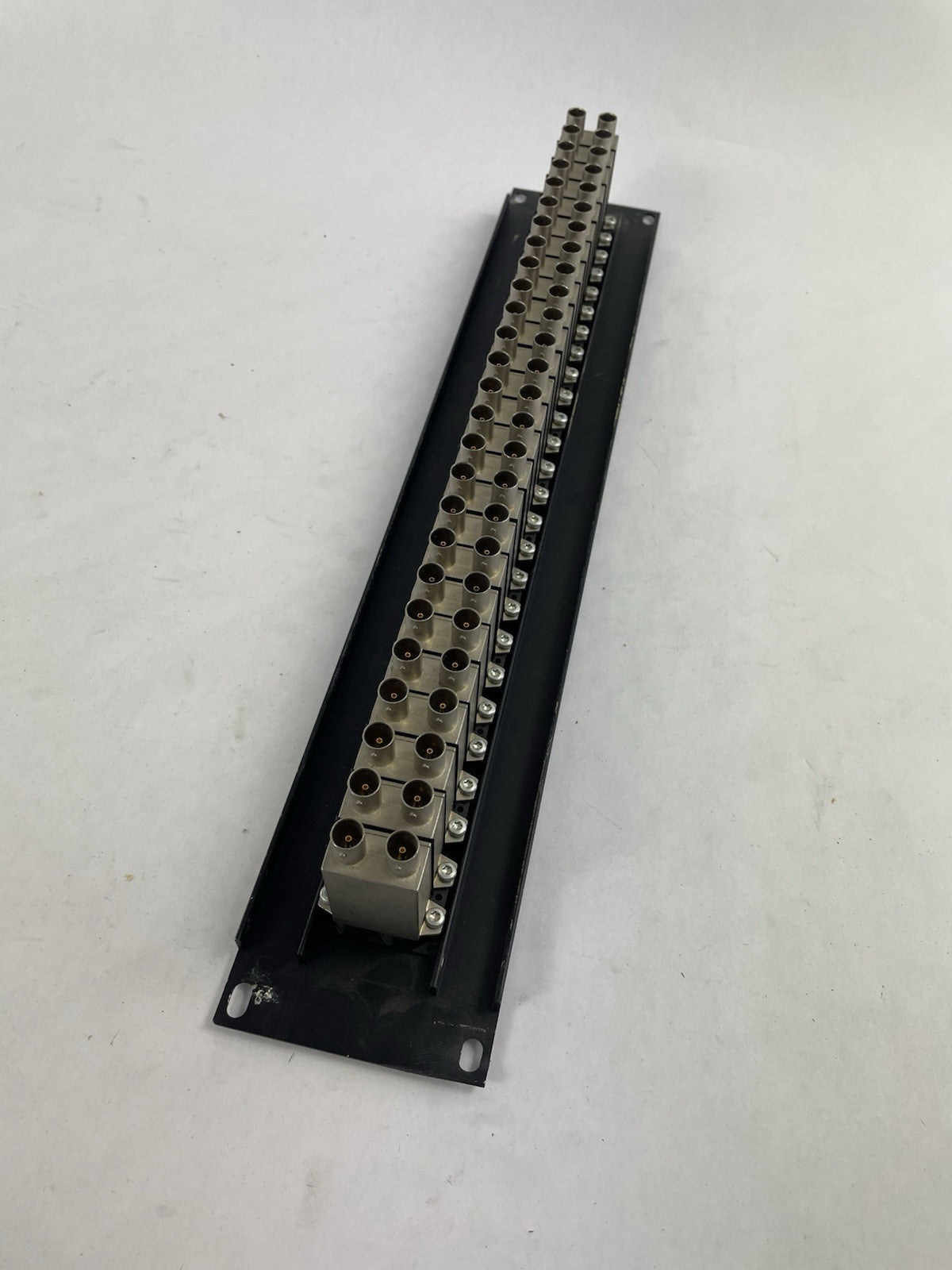 Switchcraft VJHDNT 2x26 HD Video Patchbay 2 RU Normalled VJHDNT VPP26K3HD