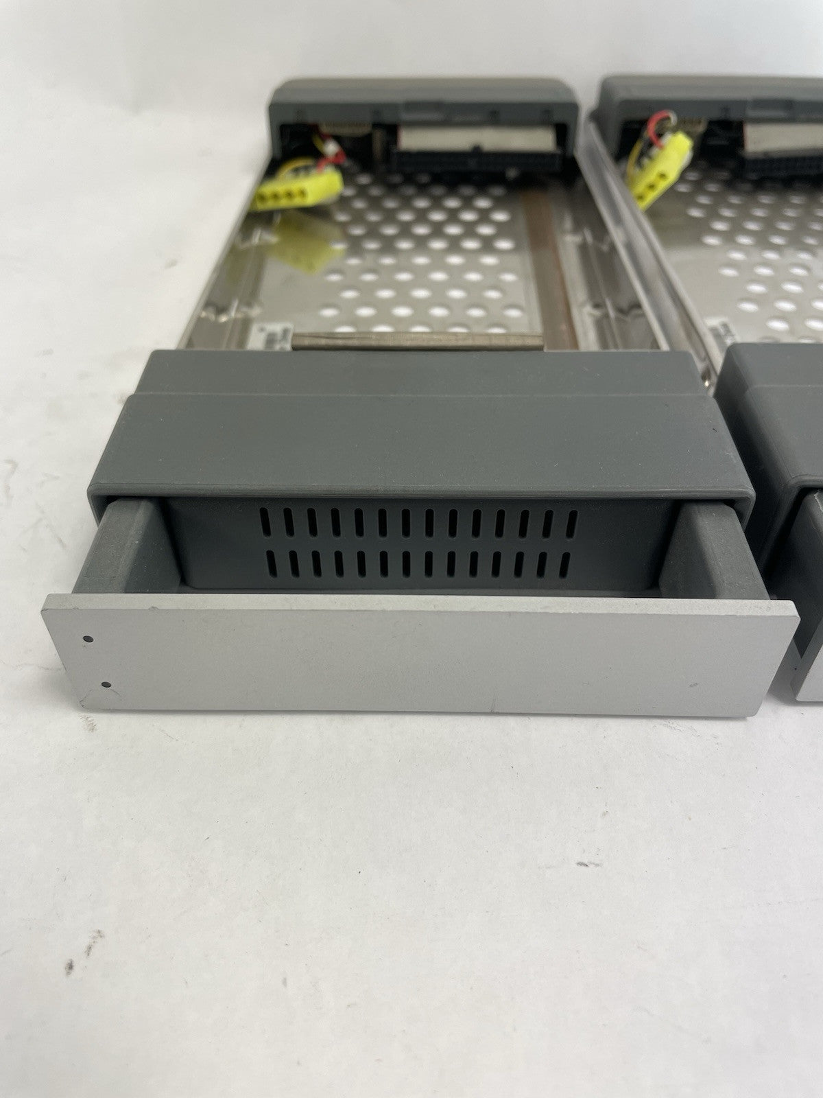 Lot Of 2 Apple 620-2976-A SATA 3.5” HHD Caddy Xserve RAID IDE
