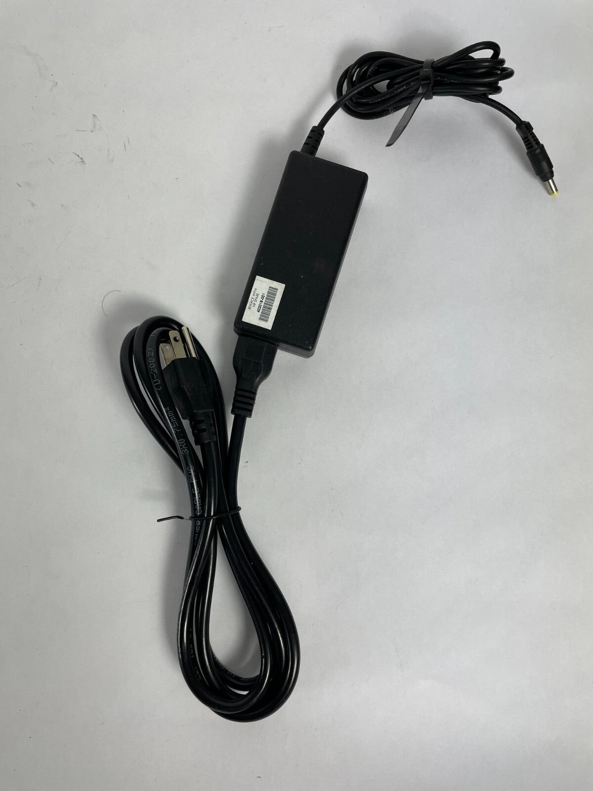 Genuine HP 380467-001 Adapter Output 18.5 V 3.5 A Power Supply Adapter A53