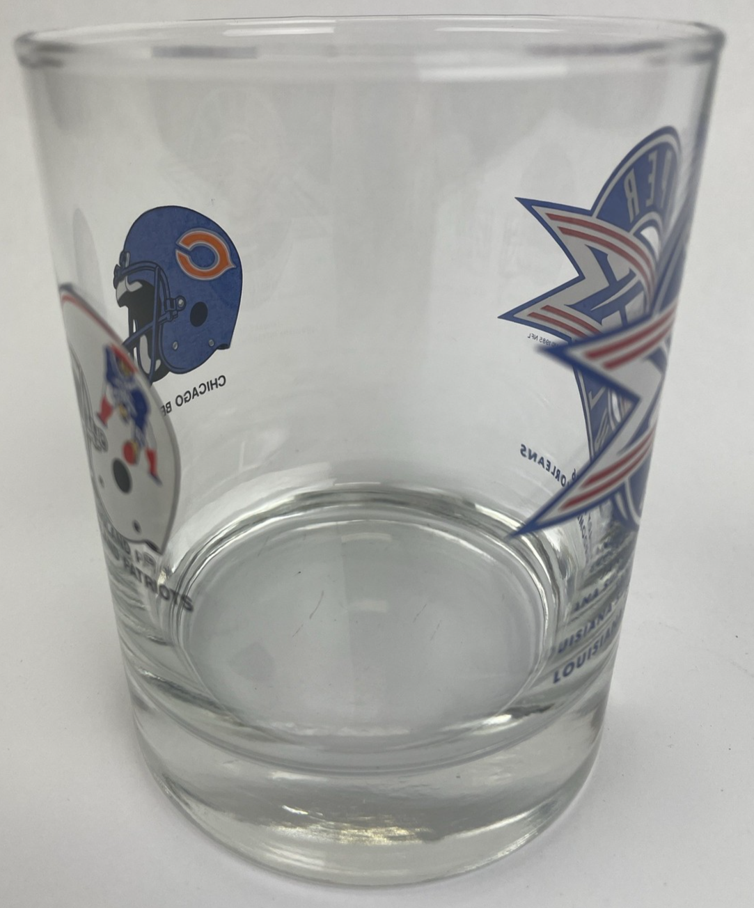Vintage Super Bowl XX 1986 Chicago Bears vs New England Patriots NFL whiskey glass.