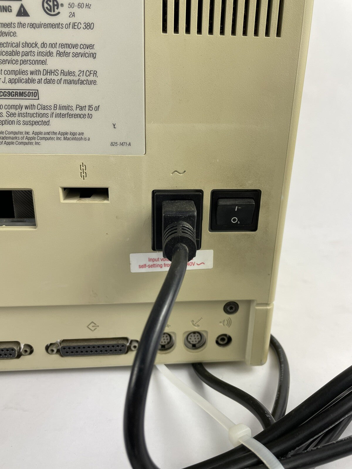 Vintage Apple Macintosh SE Computer M5010