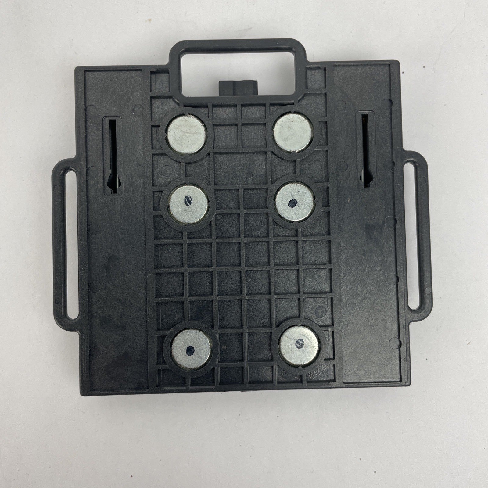 VISTA HD, Locking Magnetic Chest Mount, Assembly (3mm posts) without straps.