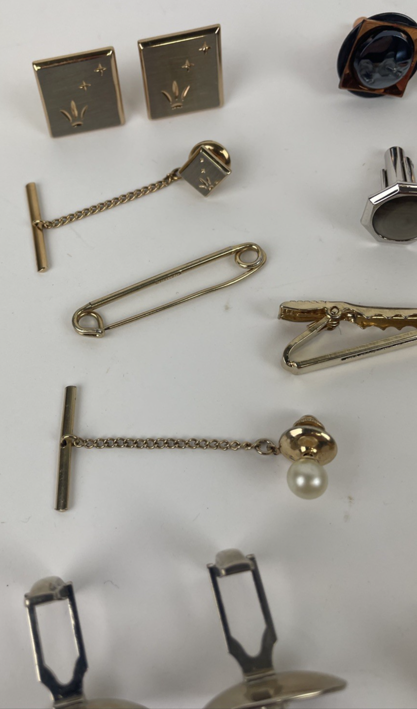 Vintage Gentlemen’s Cufflinks Tie Clips & Accessories Job Lot In Links & Clips