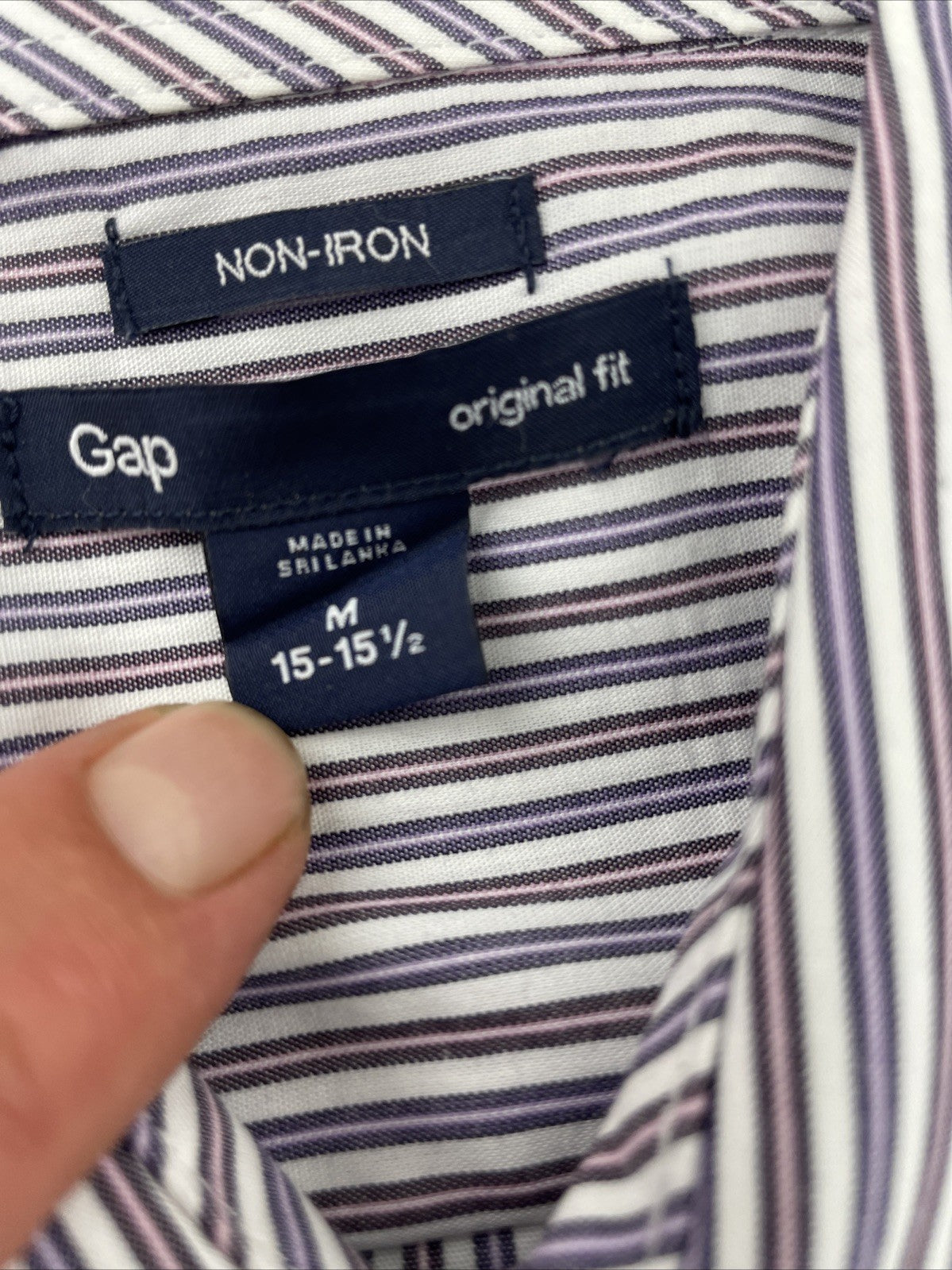 GAP Original Fit - Pink Purple Vertical Stripes SZ M 15 - 15 1/2 Button Shirt
