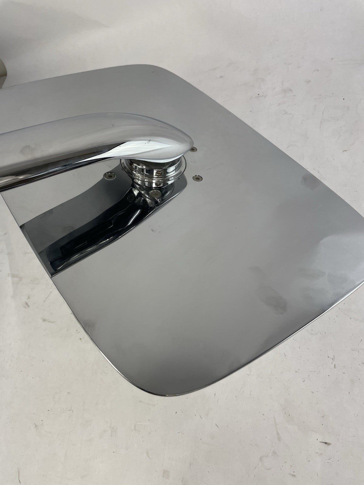 Hansgrohe 27437001 PuraVida Rain 2.5 GPM Chrome Pure Shower Head Flange Arm DEMO